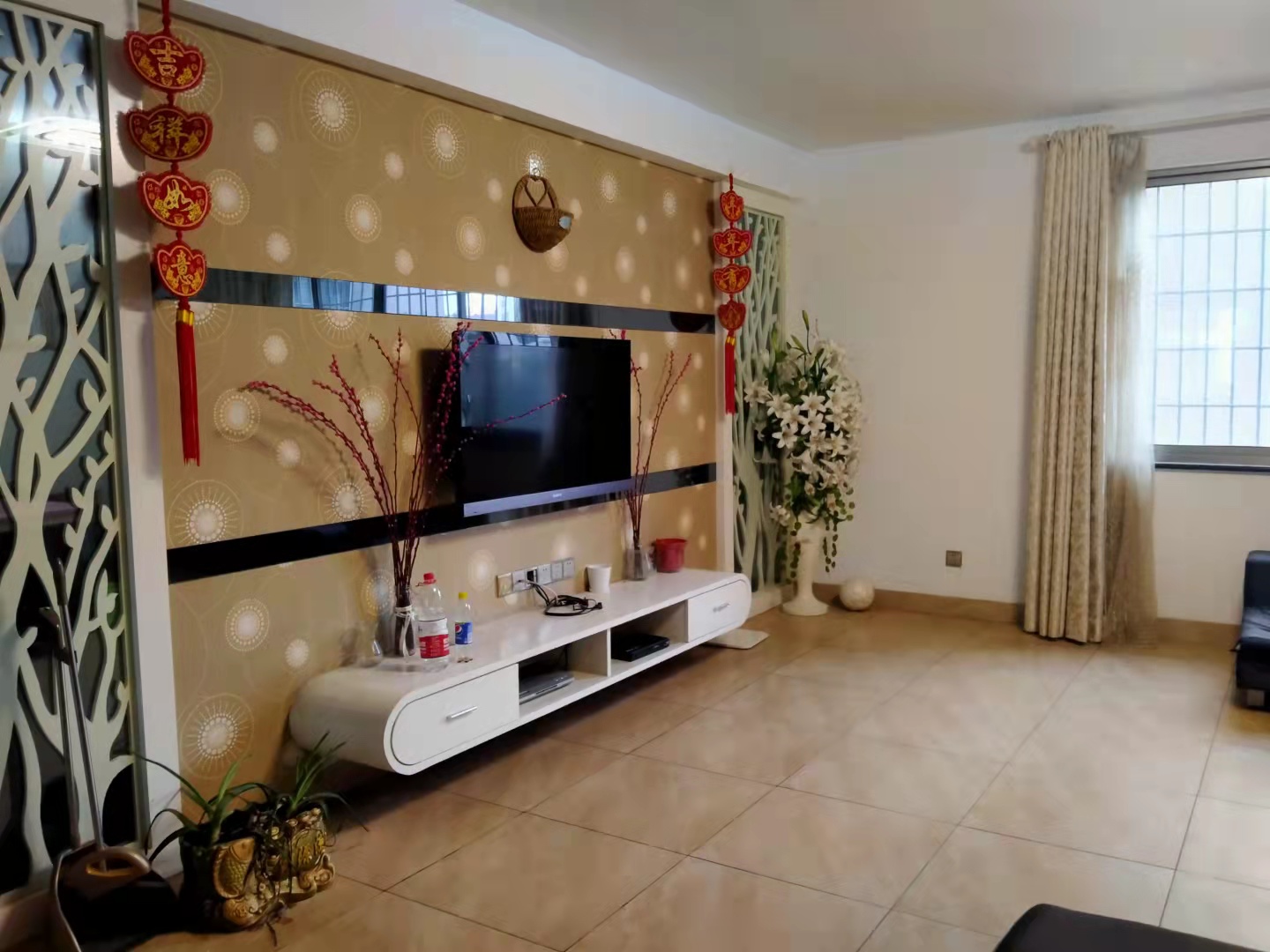 锦绣华庭  4室2厅2卫    90.0万 锦绣华庭  4室2厅2卫    90.0万客厅