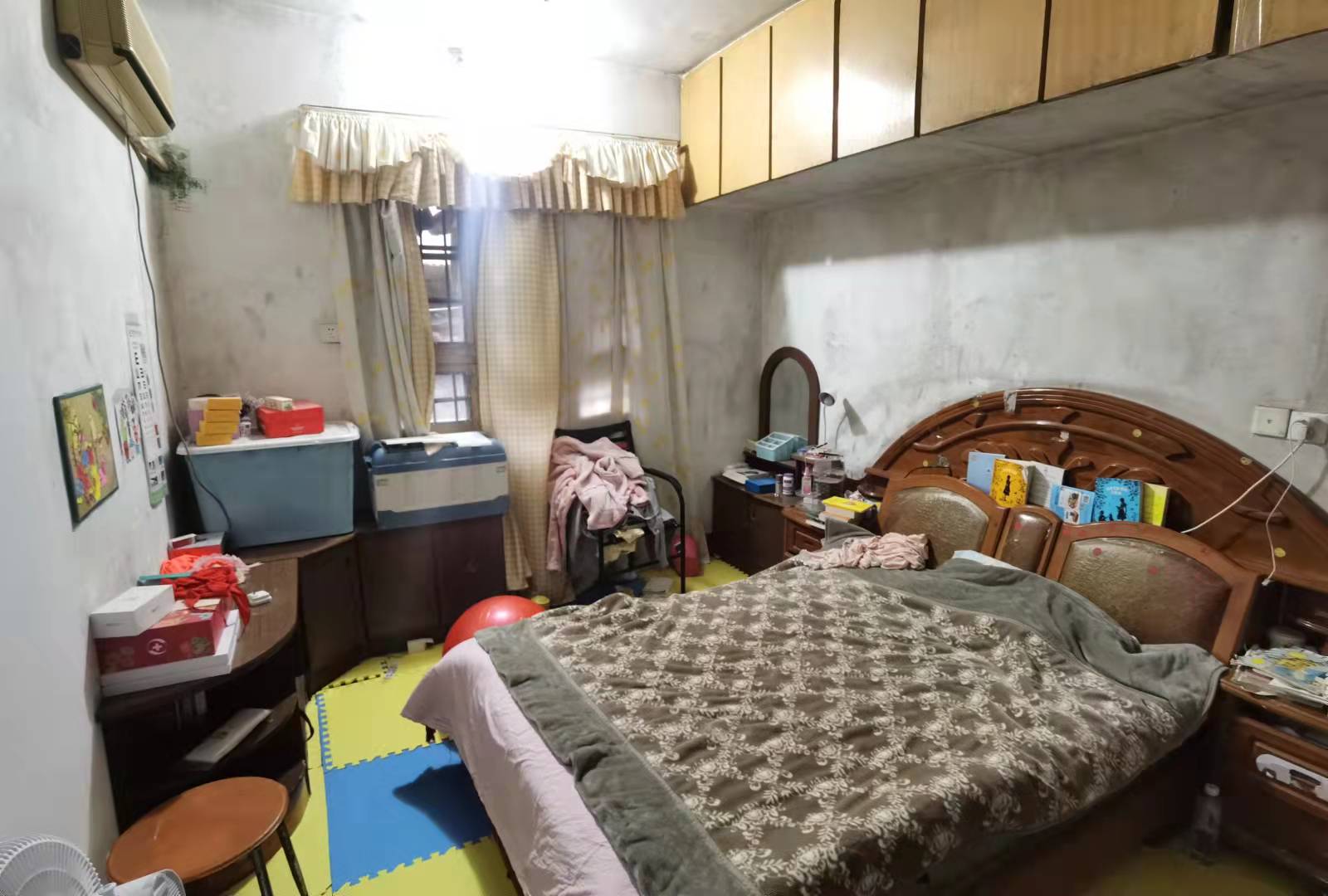行署十单位家属房  3室1厅1卫   49.80万卧室
