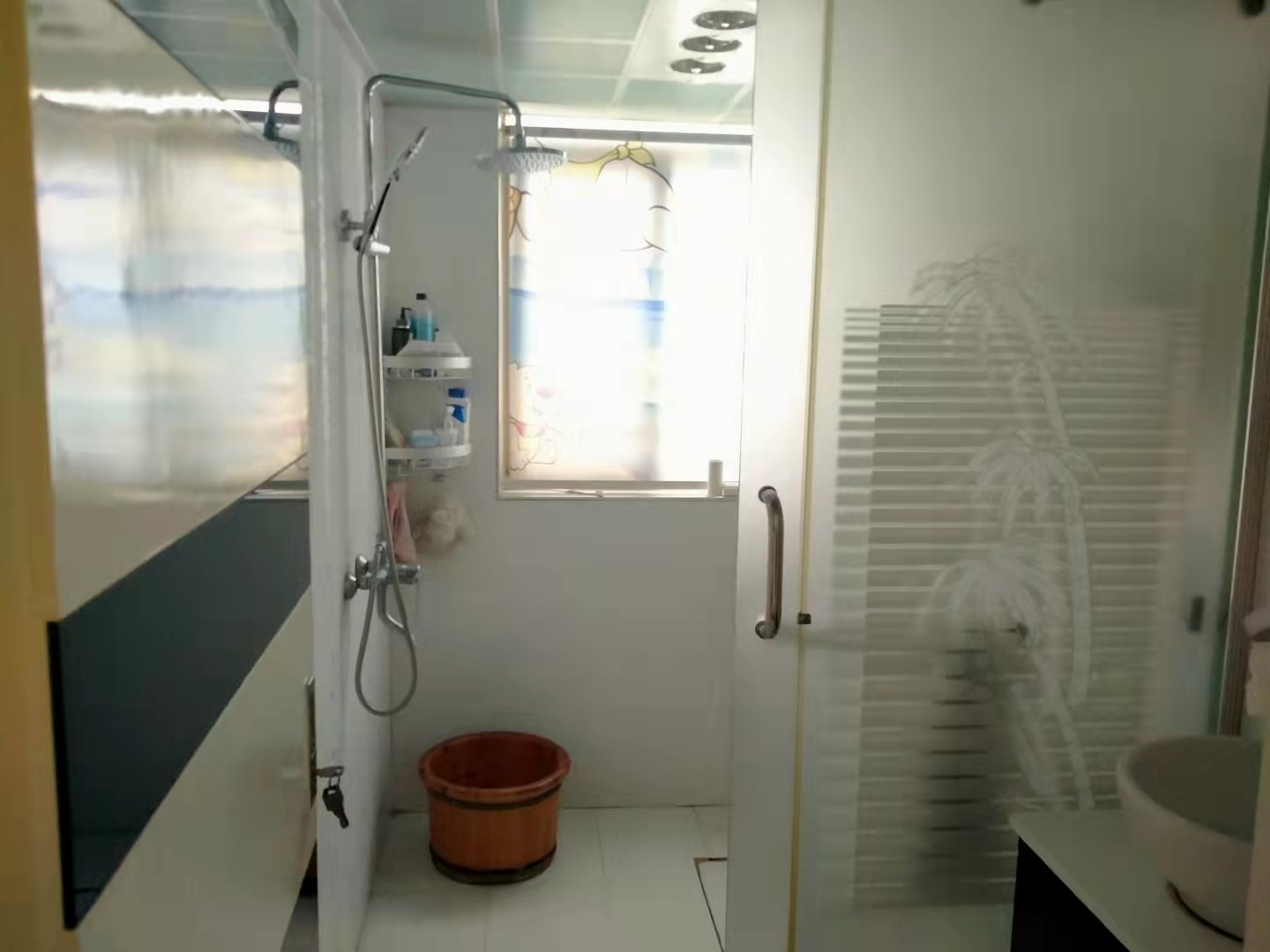 锦绣华庭  4室2厅2卫    90.0万 锦绣华庭  4室2厅2卫    90.0万卫生间