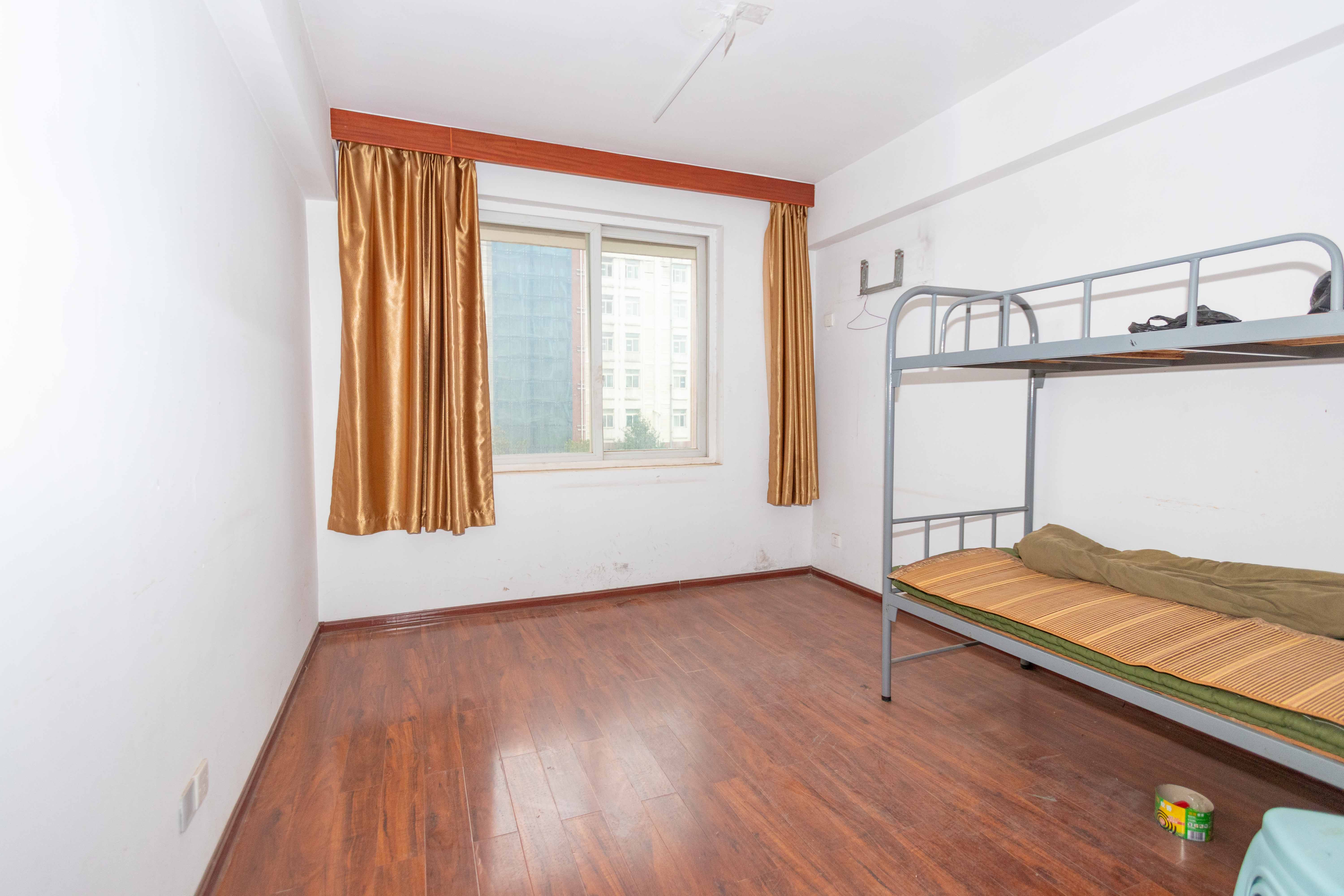 山水南雅 4室2厅2厨2卫 90.00万主卧