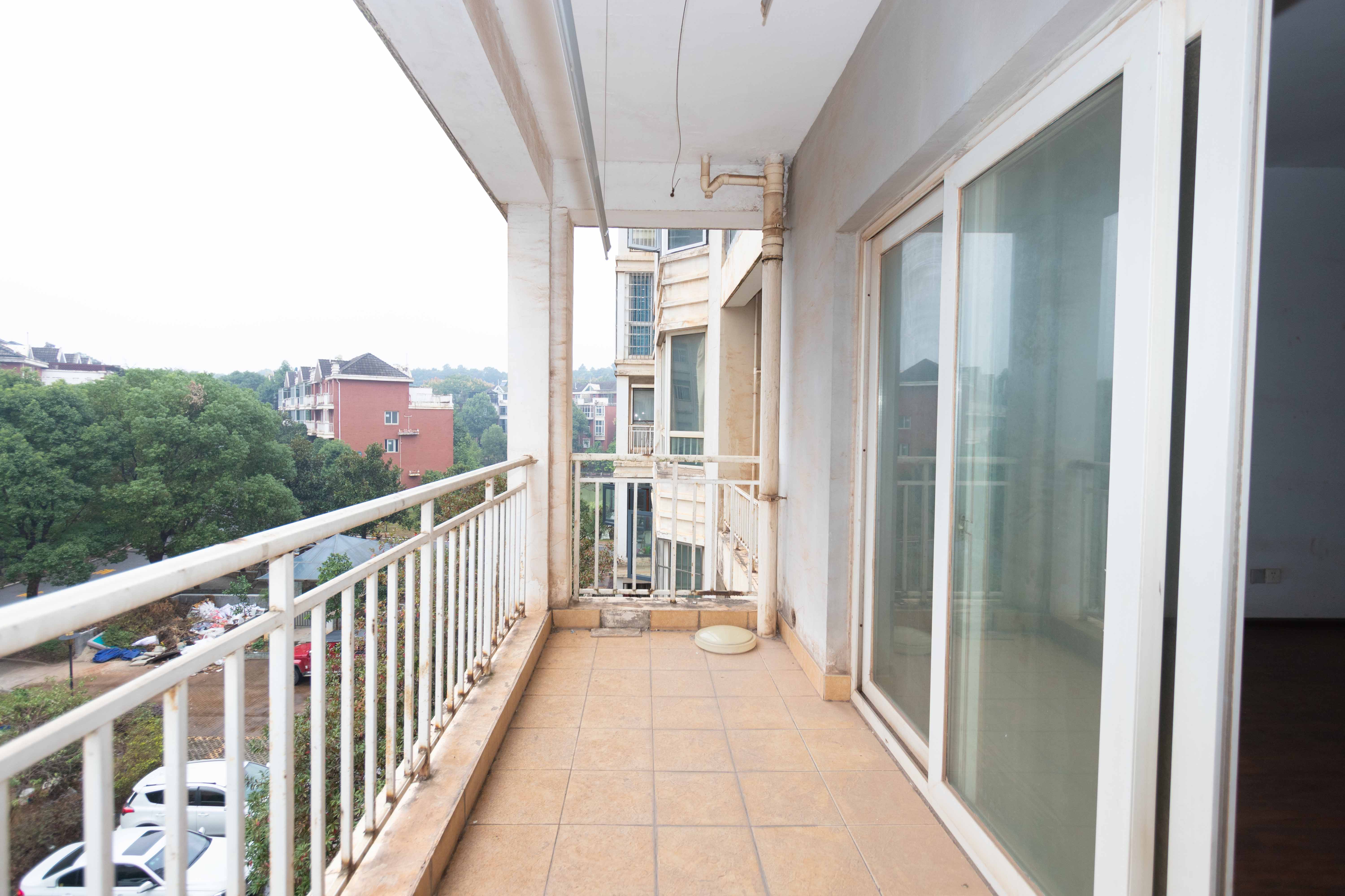 山水南雅 4室2厅2厨2卫 90.00万 山水南雅 4室2厅2厨2卫 90.00万阳台A