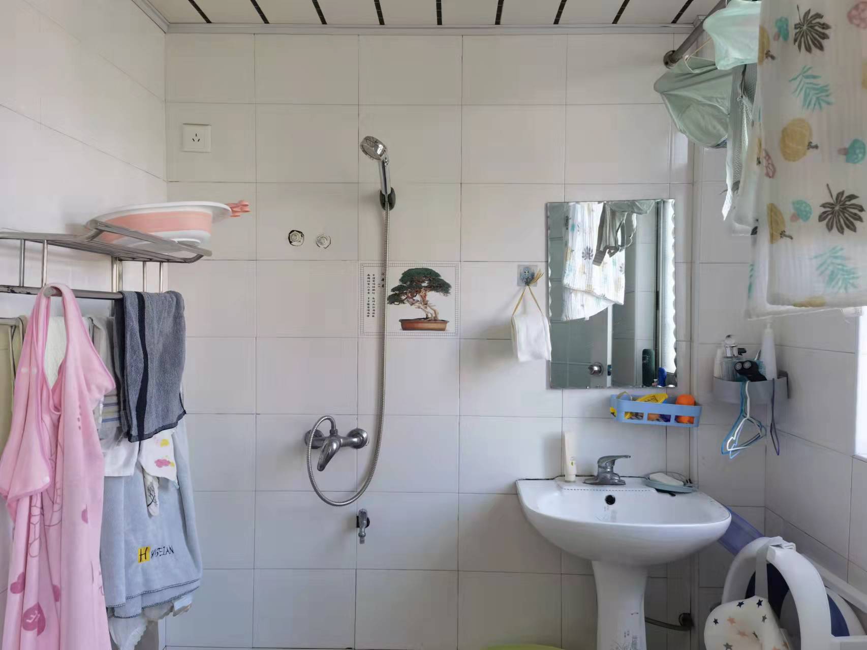 辉煌广场  3室2厅2卫    55.0万 辉煌广场  3室2厅2卫    55.0万卧室