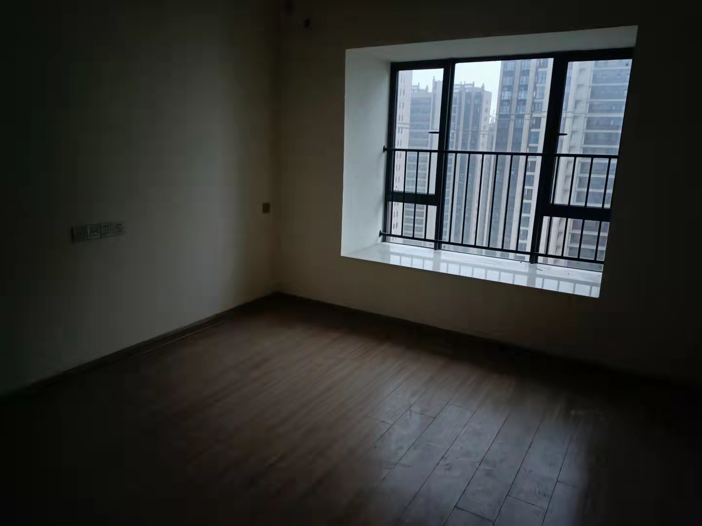 碧桂园梓山府  3室2厅2卫    2300.0元/月 碧桂园梓山府  3室2厅2卫    2300.0元/月室内图