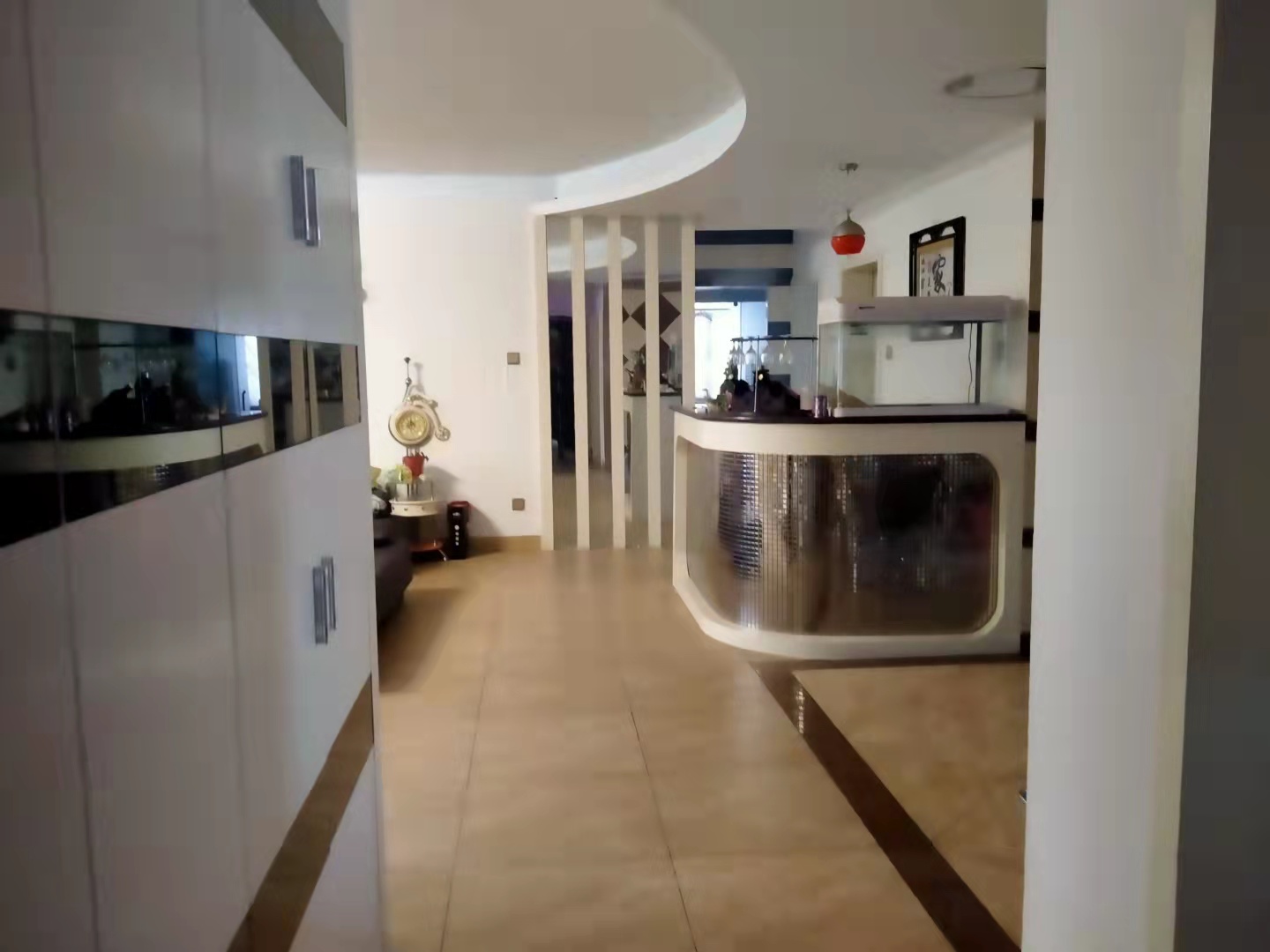 锦绣华庭  4室2厅2卫    90.0万 锦绣华庭  4室2厅2卫    90.0万客厅