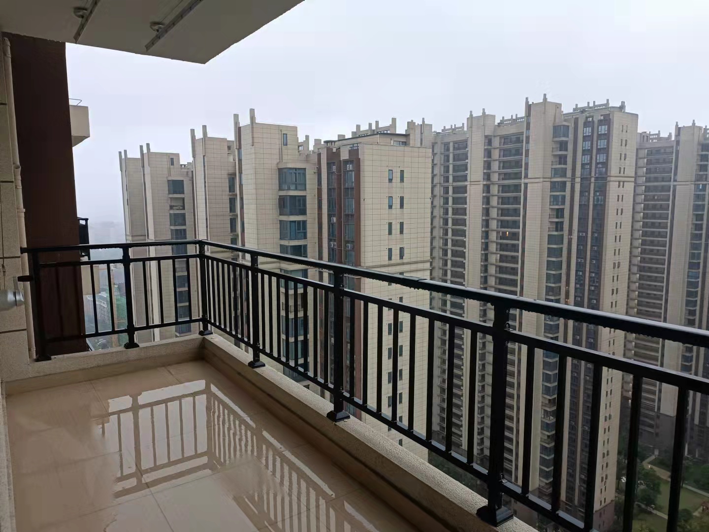 碧桂园梓山府  3室2厅2卫    2300.0元/月 碧桂园梓山府  3室2厅2卫    2300.0元/月室内图