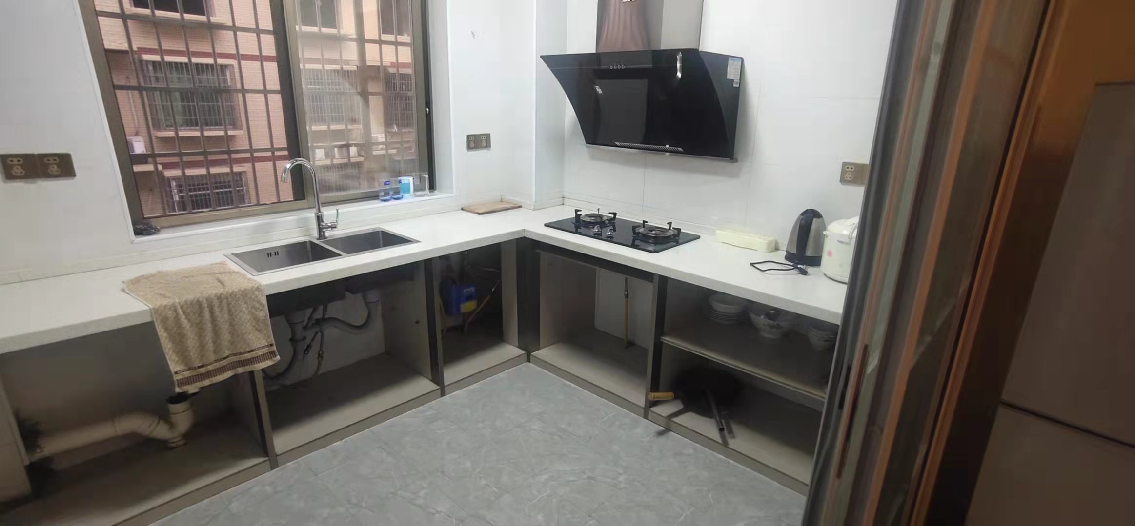 白马山安置小区  3室2厅2卫    1200.0元/月 白马山安置小区  3室2厅2卫    1200.0元/月室内图