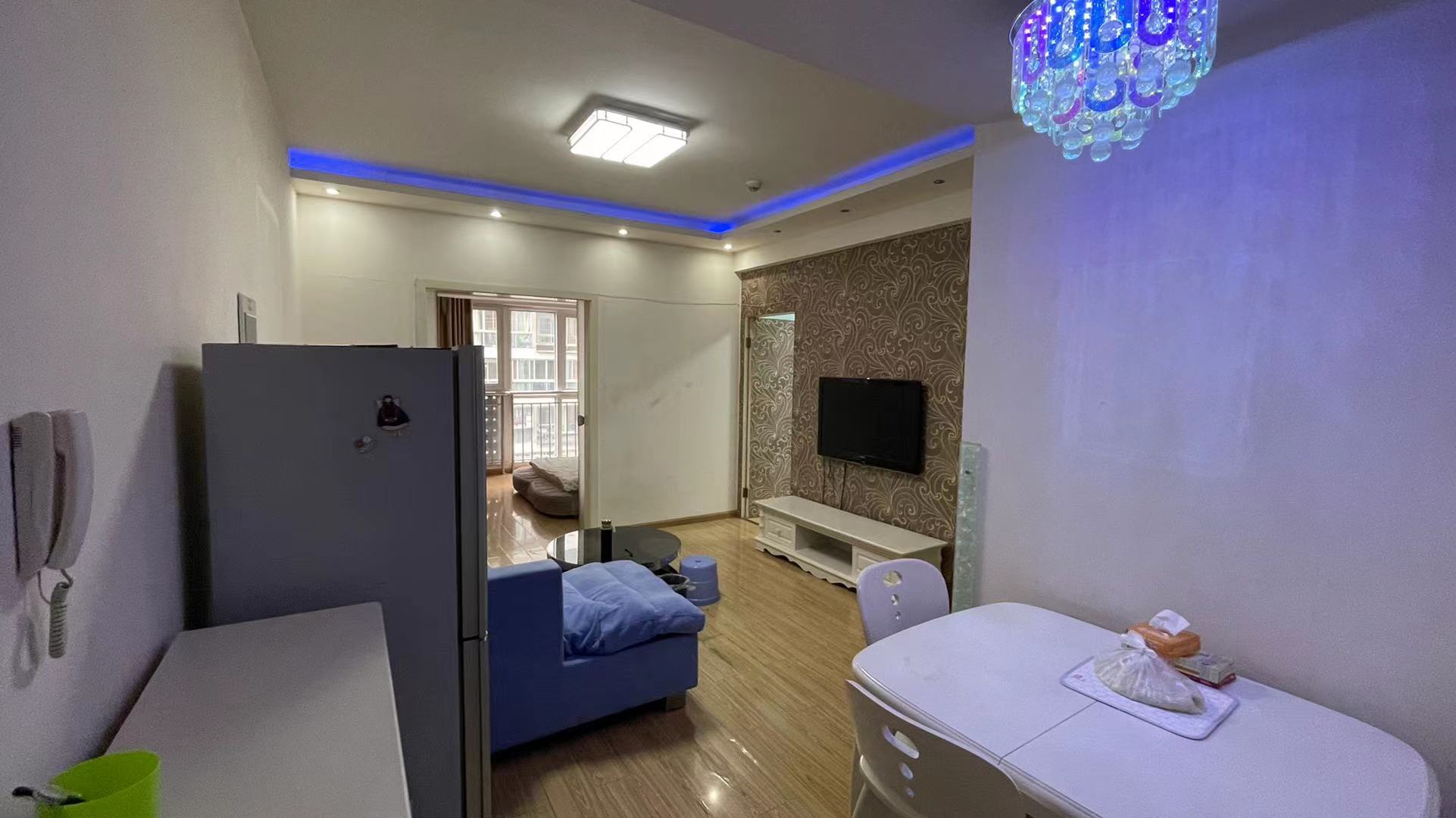 左右小区  2室1厅1卫    1800.0元/月 左右小区  2室1厅1卫    1800.0元/月室内图