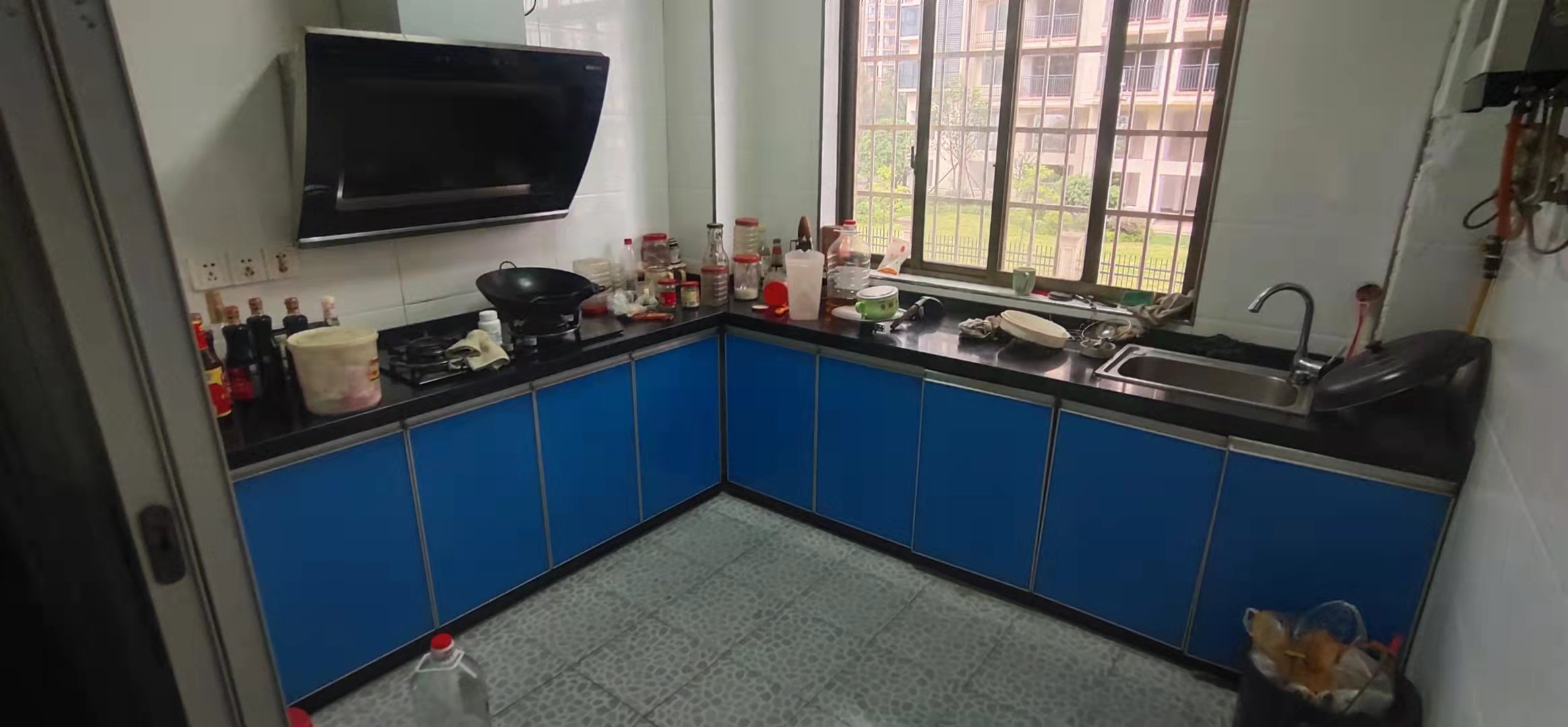 白马山安置小区  3室2厅2卫    1380.0元/月 白马山安置小区  3室2厅2卫    1380.0元/月室内图