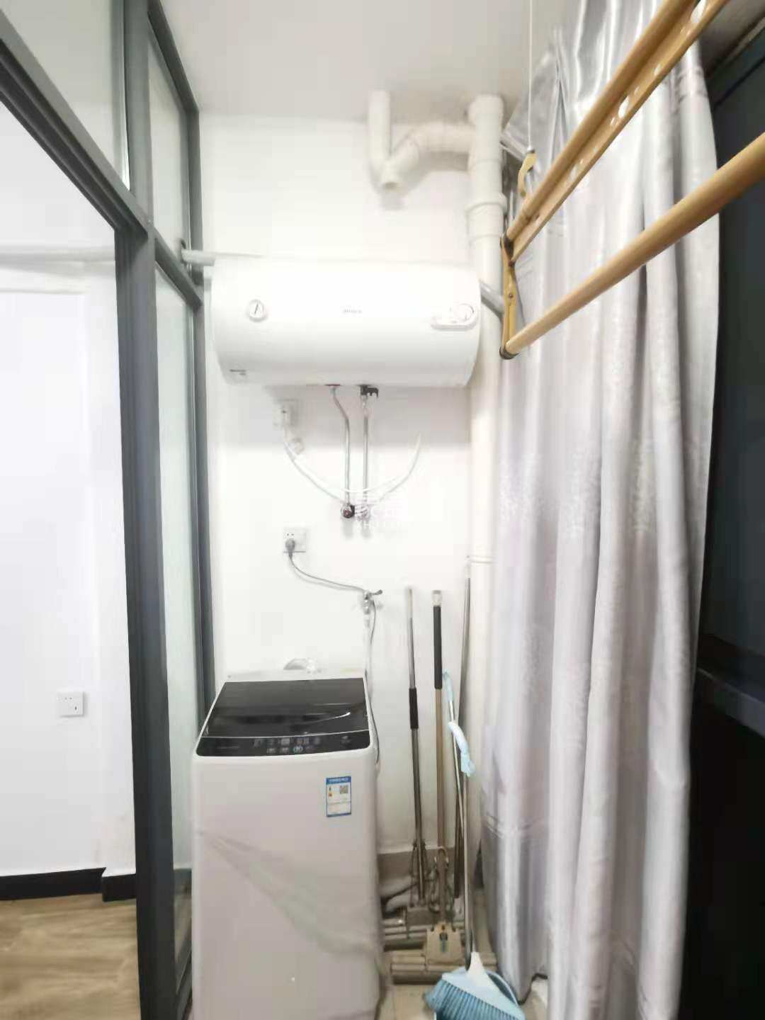 珠江愉景新城  1室1厅1卫   27.80万客厅