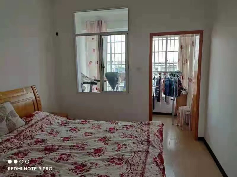 诚信家园 3室2厅2卫 52.8万 诚信家园 3室2厅2卫 52.8万卧室