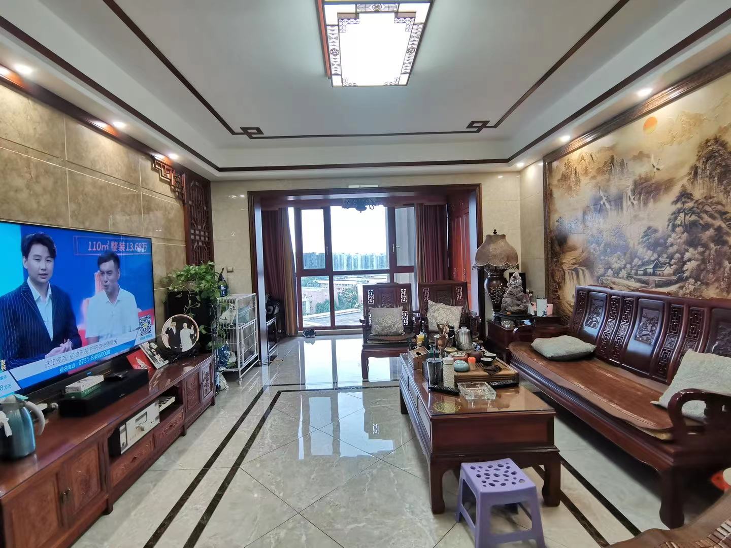 经世龙城  4室2厅2卫    148.0万客厅