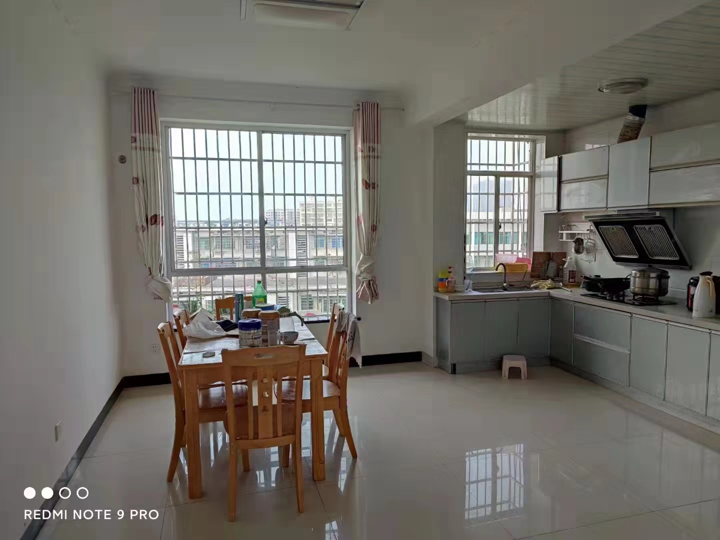 诚信家园 3室2厅2卫 52.8万 诚信家园 3室2厅2卫 52.8万客厅