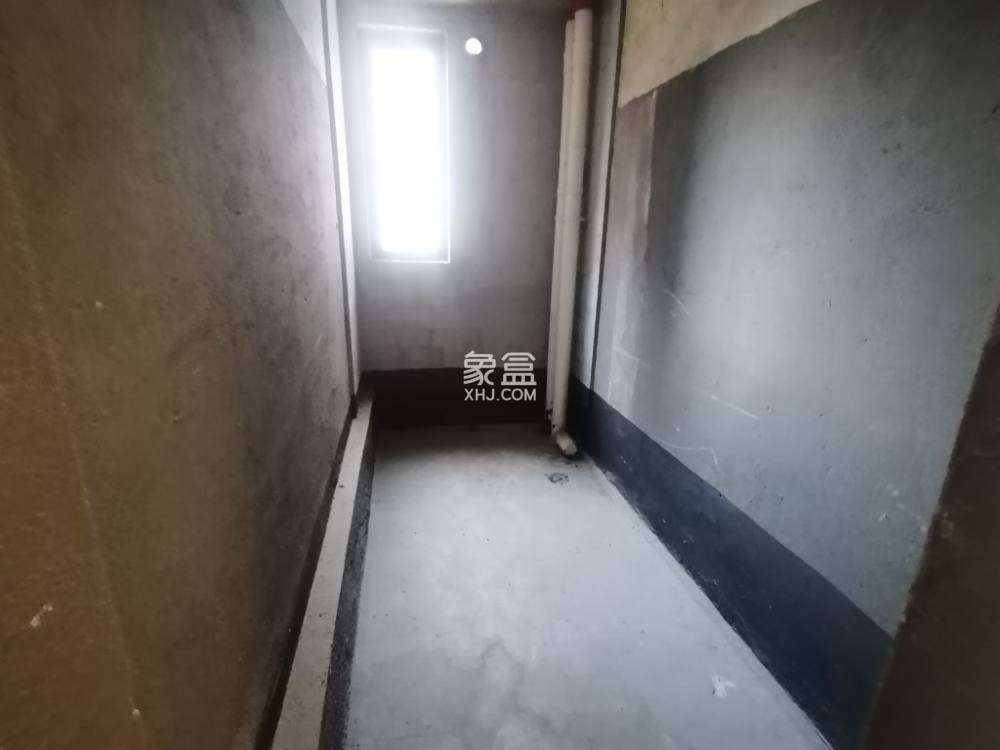 会龙山溪谷（住宅）  3室2厅2卫   84.00万