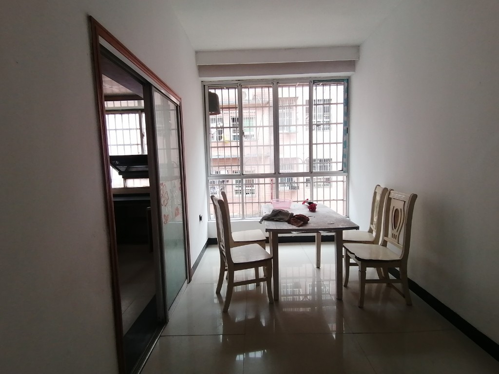 车塘河小区 4室2厅2卫 1500.0元/月 车塘河小区 4室2厅2卫 1500.0元/月室内图