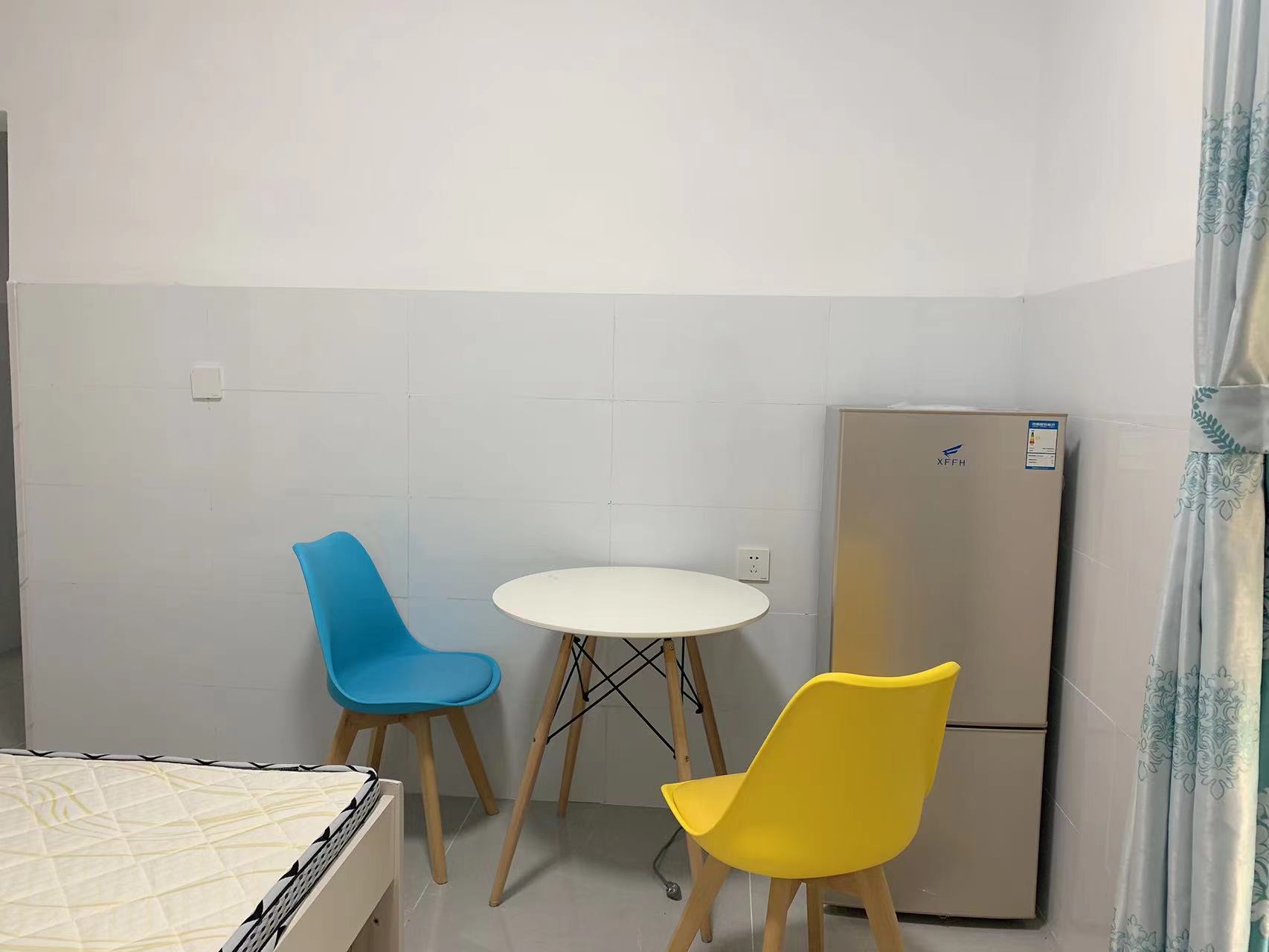 新合六村 1室1厅1卫 1350.0元/月 新合六村 1室1厅1卫 1350.0元/月室内图