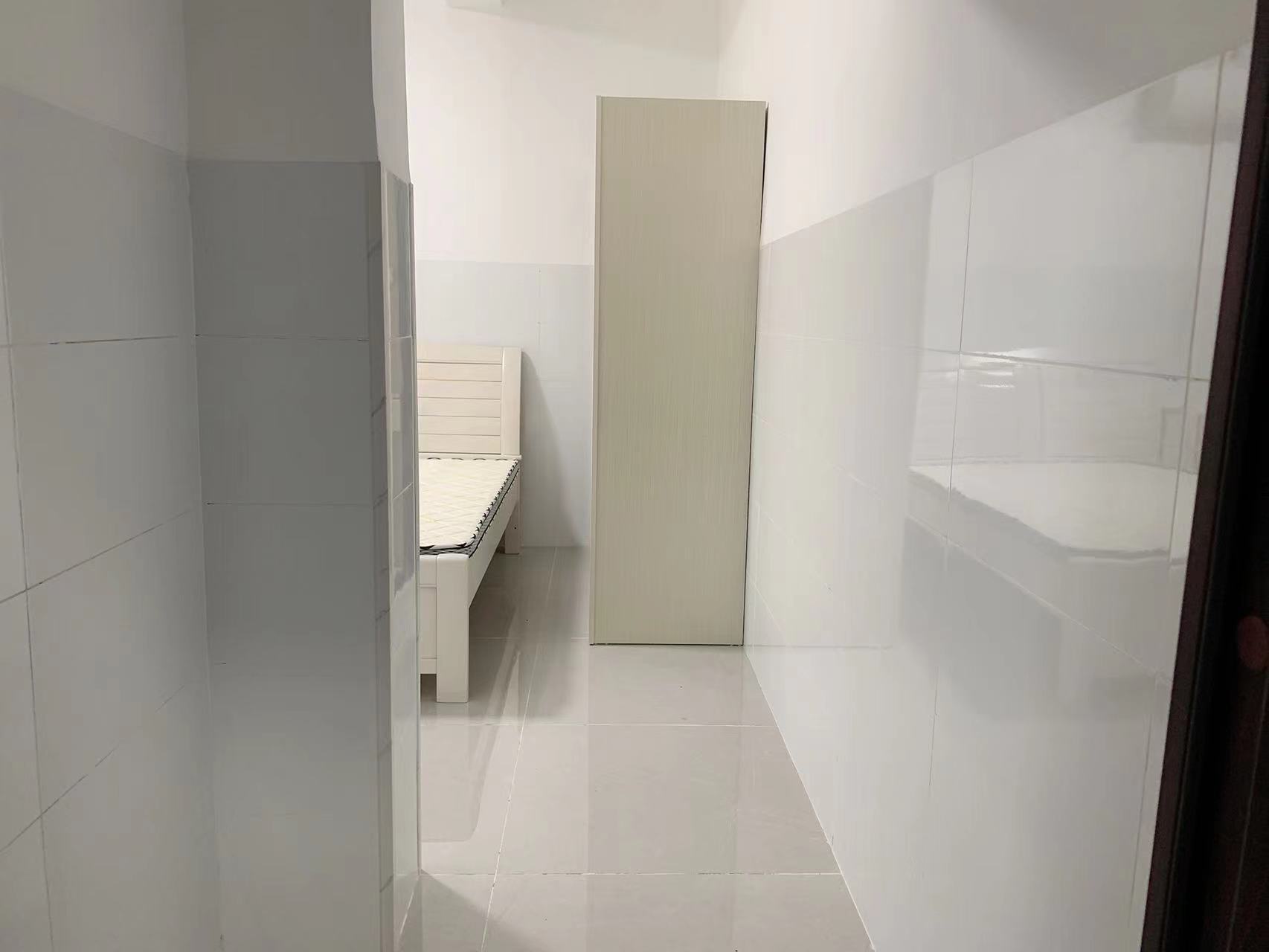 新合六村 1室1厅1卫 1350.0元/月 新合六村 1室1厅1卫 1350.0元/月室内图