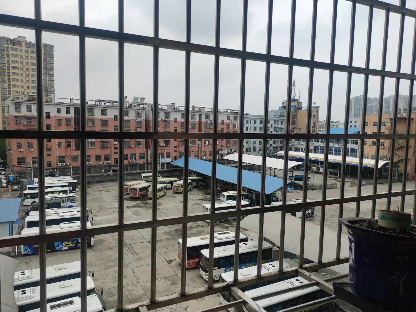 汽车北站综合楼 2室2厅1卫 1100.0元/月 汽车北站综合楼 2室2厅1卫 1100.0元/月小区图