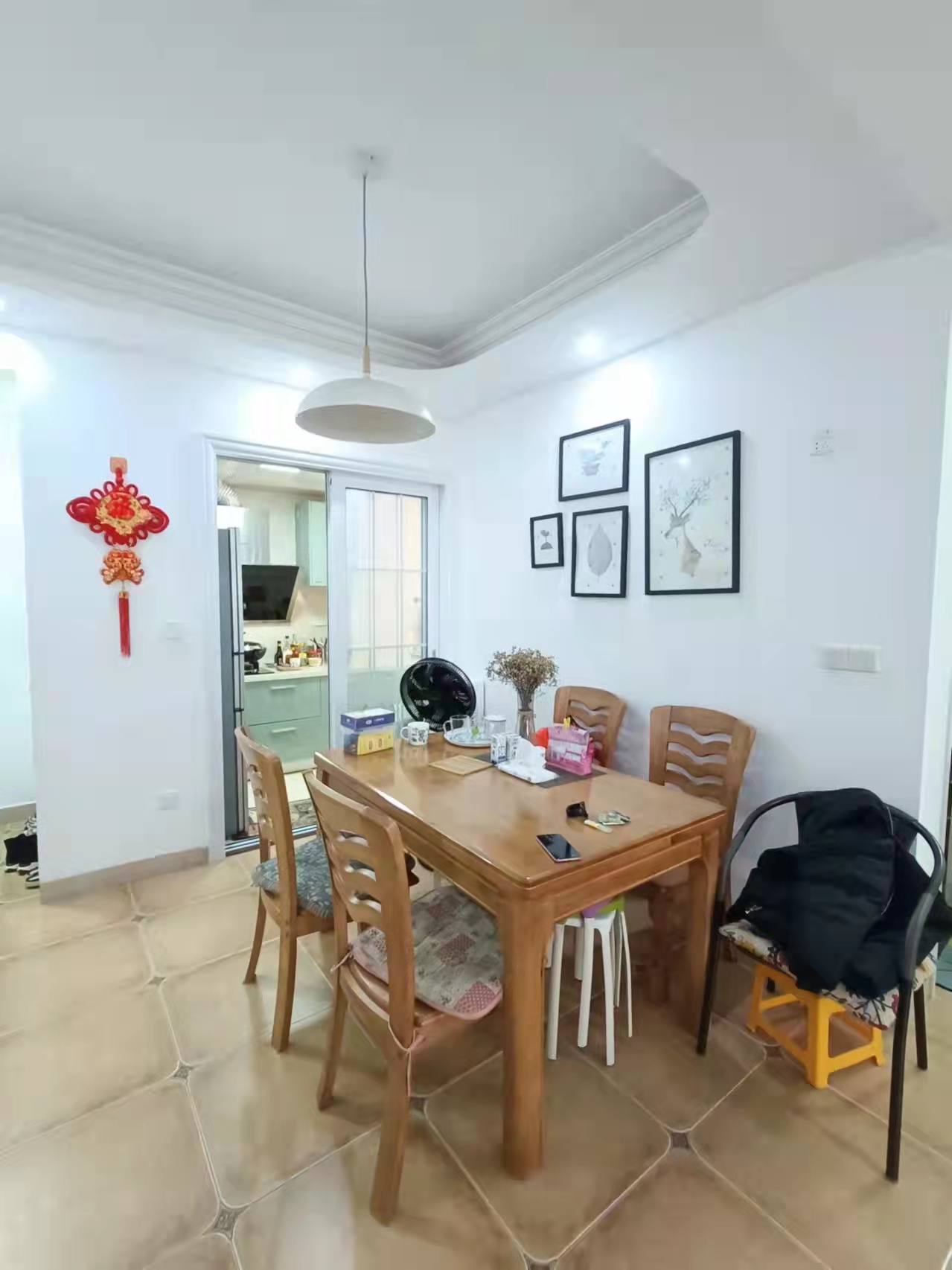 珠江愉景新城  3室2厅1卫   2100.00元/月室内图