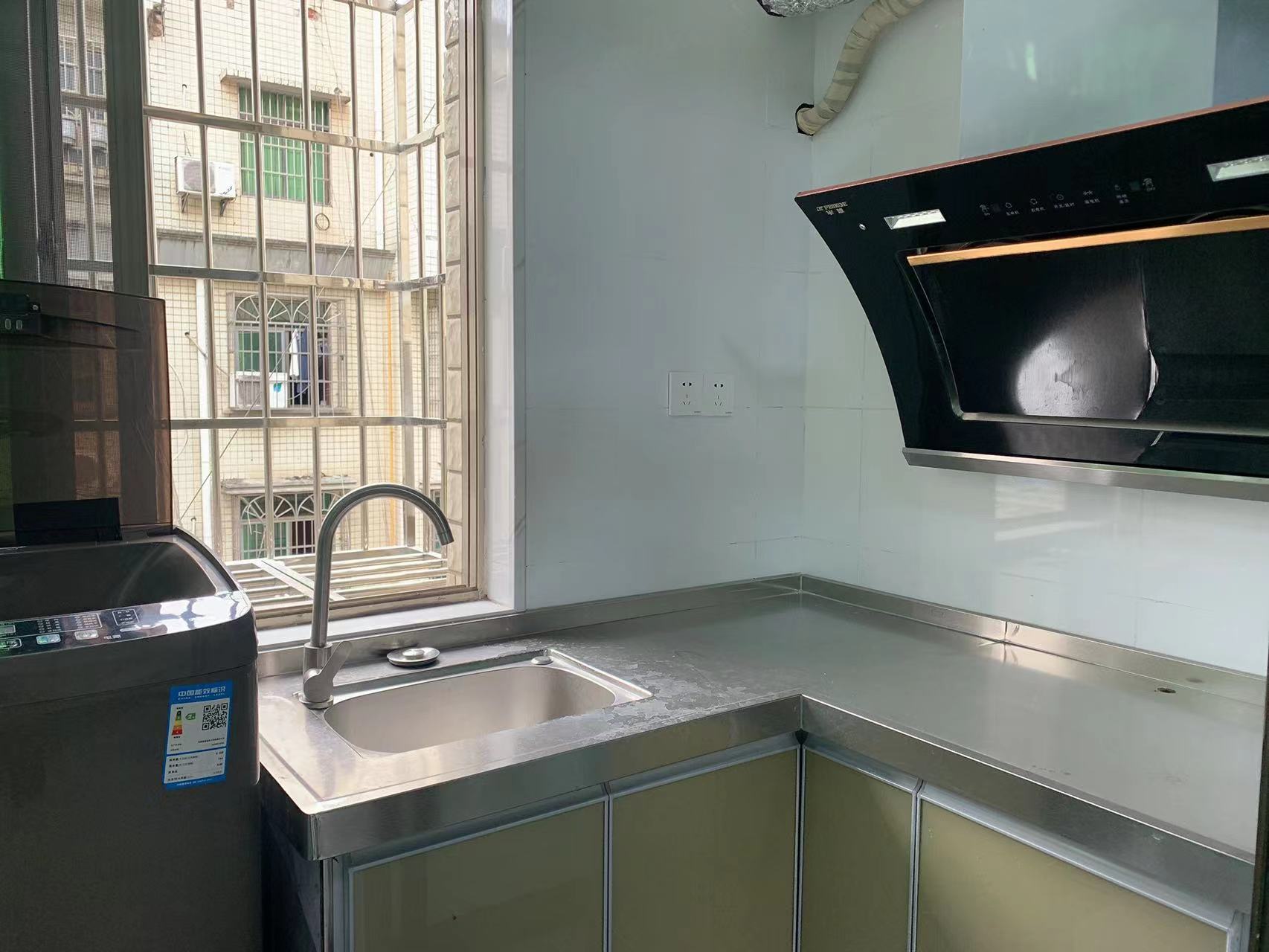 新合六村 1室1厅1卫 1350.0元/月 新合六村 1室1厅1卫 1350.0元/月室内图