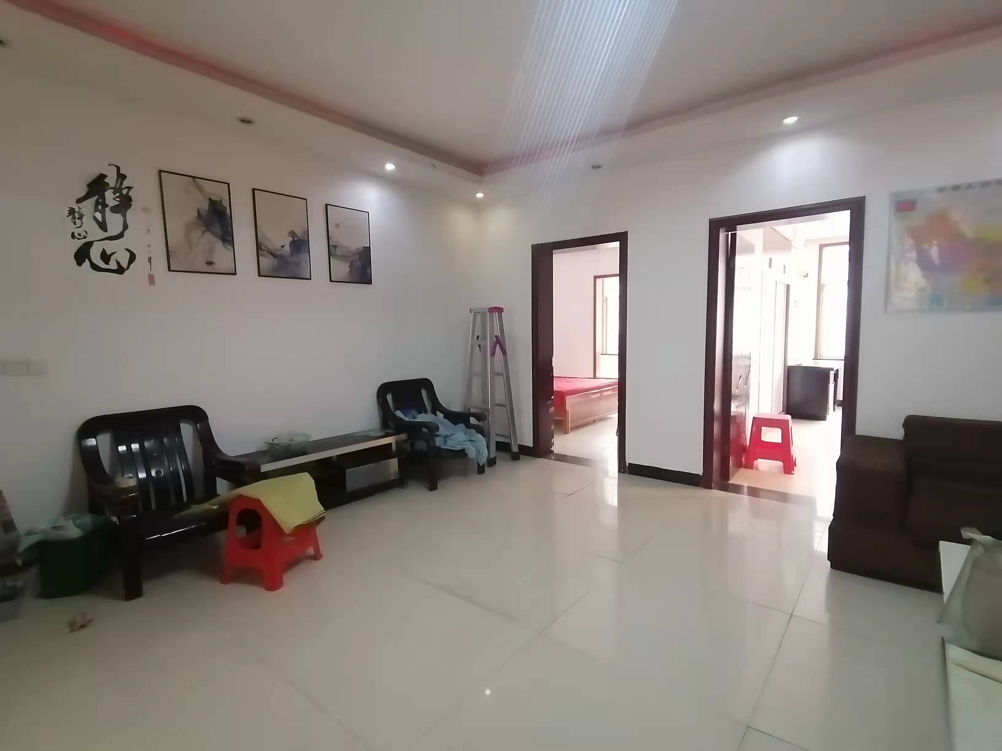 车塘河小区 4室2厅2卫 1500.0元/月 车塘河小区 4室2厅2卫 1500.0元/月室内图