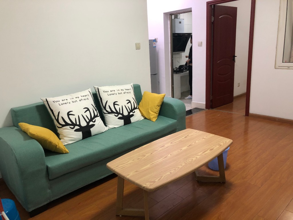 南湖锦苑 1室1厅1卫 1700.0元/月 南湖锦苑 1室1厅1卫 1700.0元/月室内图