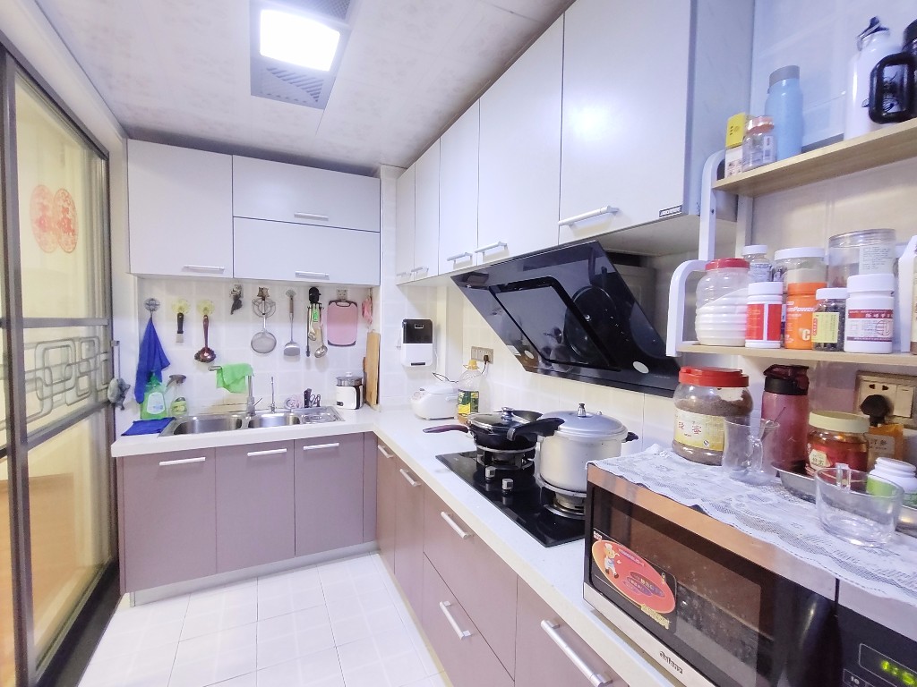 恒大华府 3室2厅1卫 80.0万 恒大华府 3室2厅1卫 80.0万客厅