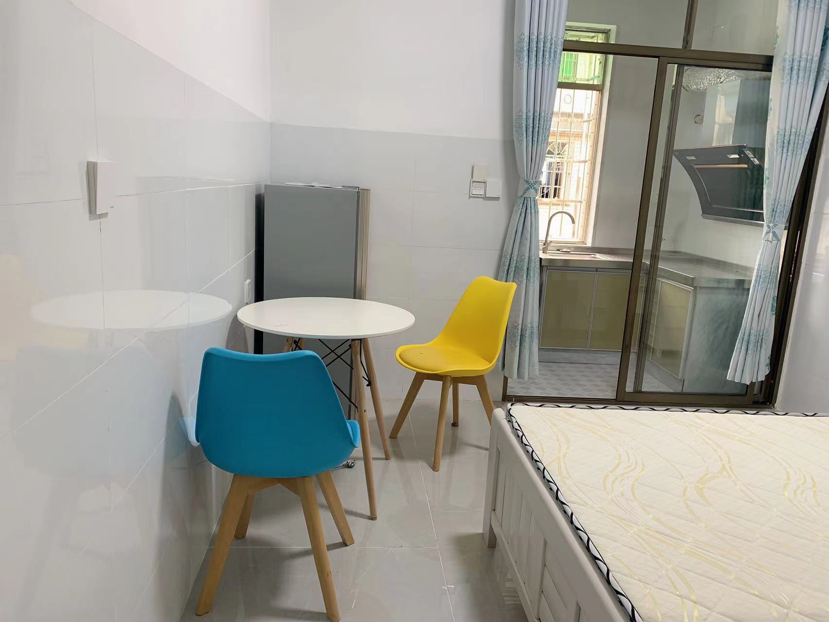 新合六村 1室1厅1卫 1350.0元/月 新合六村 1室1厅1卫 1350.0元/月室内图