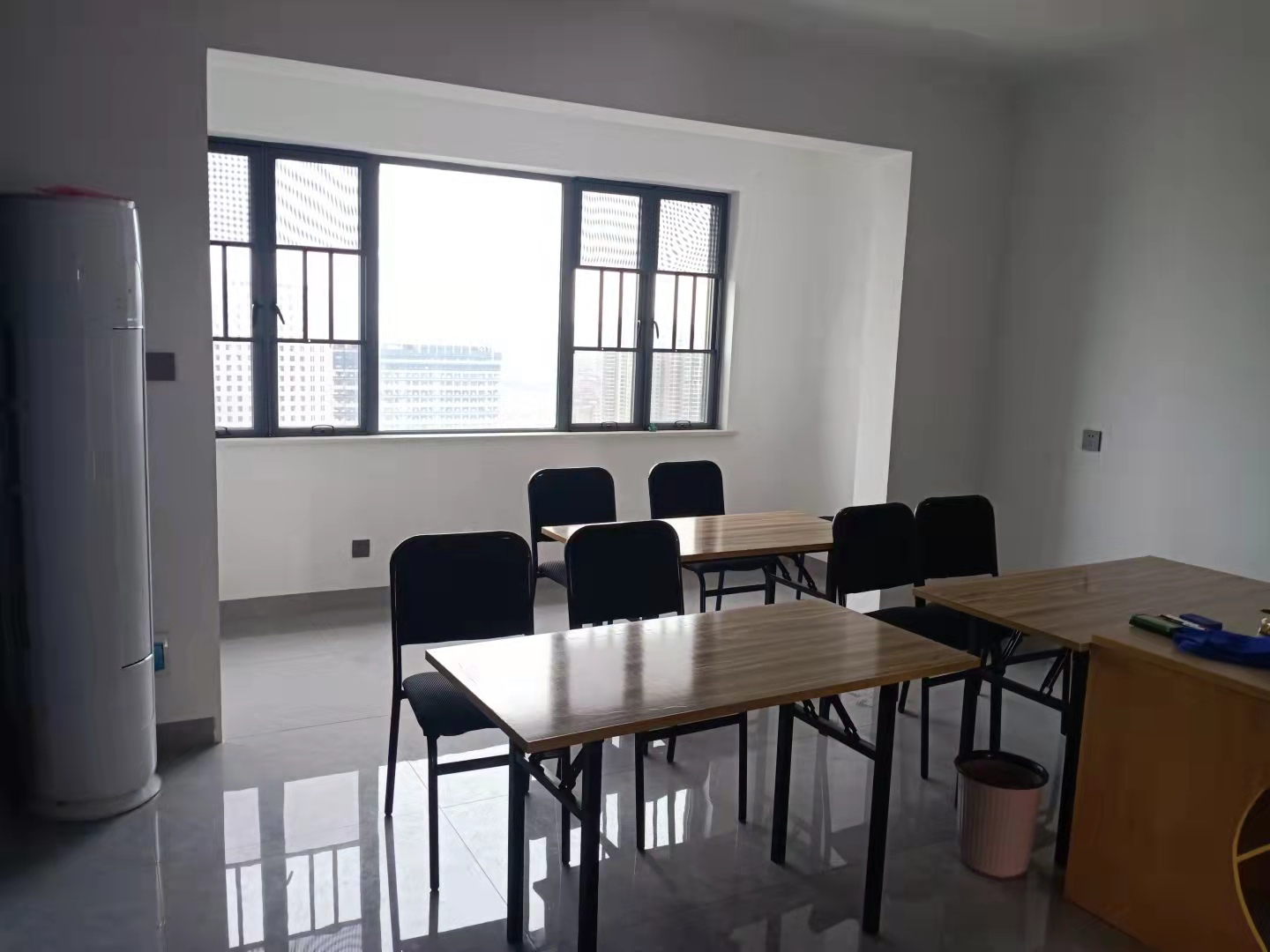 山水新城 3室2厅1卫 3000.0元/月 山水新城 3室2厅1卫 3000.0元/月室内图