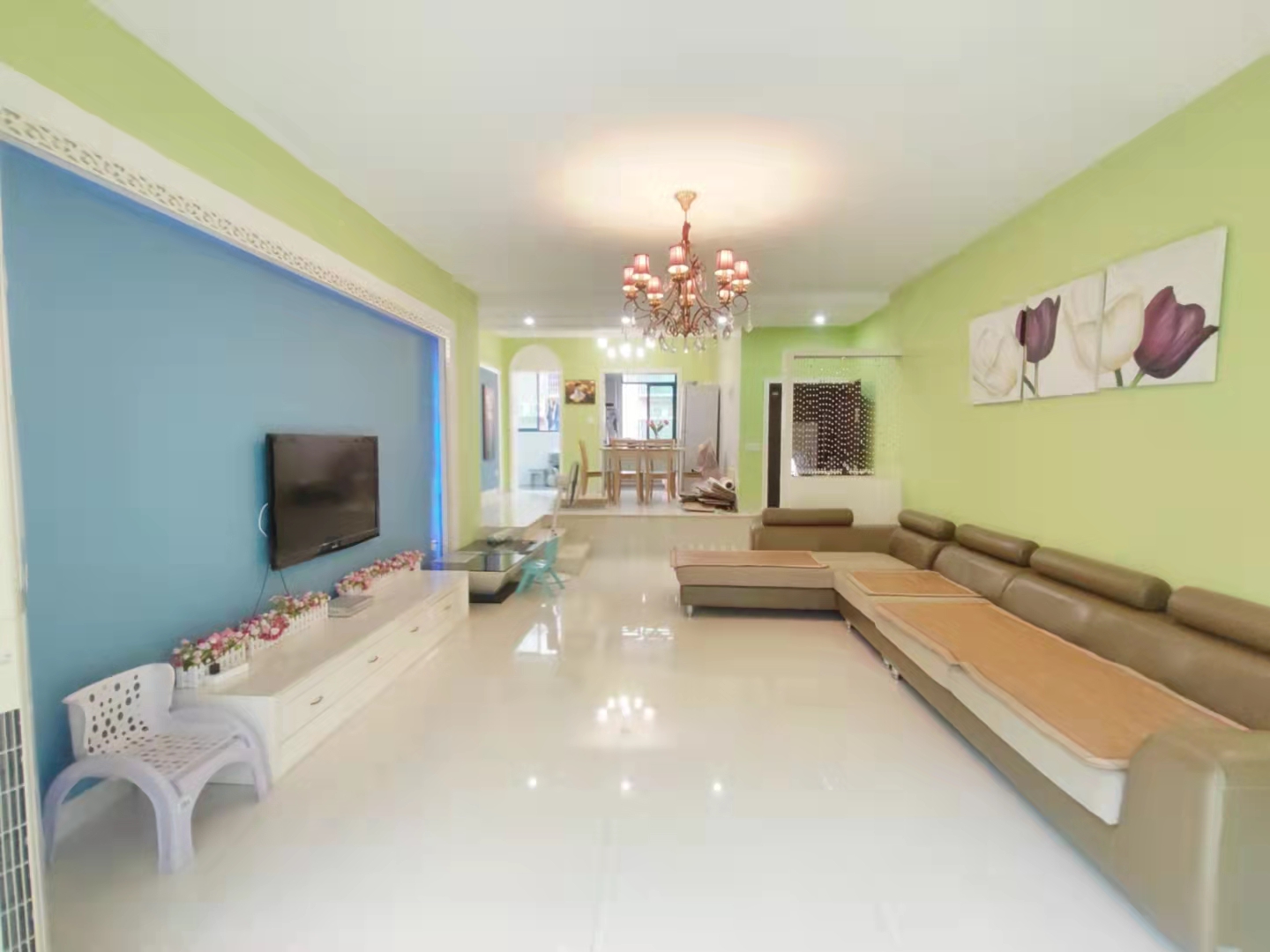 锦绣雁城 3室2厅2卫 75.0万 锦绣雁城 3室2厅2卫 75.0万卧室