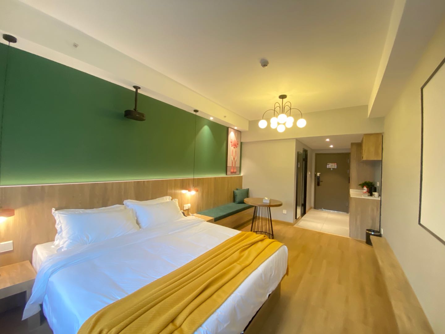 青年才郡(盈安大厦) 1室1厅1卫 3500.0元/月 青年才郡(盈安大厦) 1室1厅1卫 3500.0元/月室内图