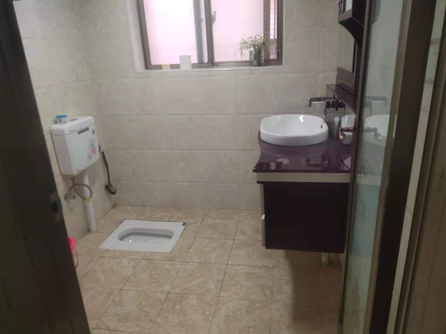 诚信花园  4室2厅2卫    77.8万 诚信花园  4室2厅2卫    77.8万卫生间