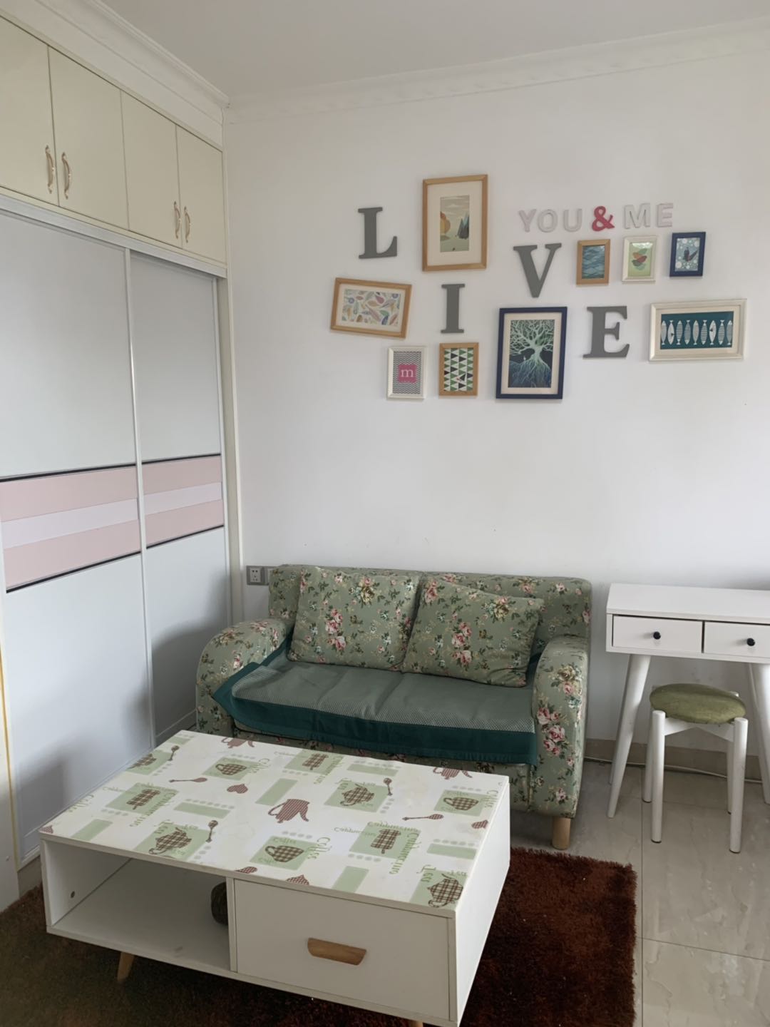 滨江花园  1室1厅1卫    1200.0元/月 滨江花园  1室1厅1卫    1200.0元/月室内图