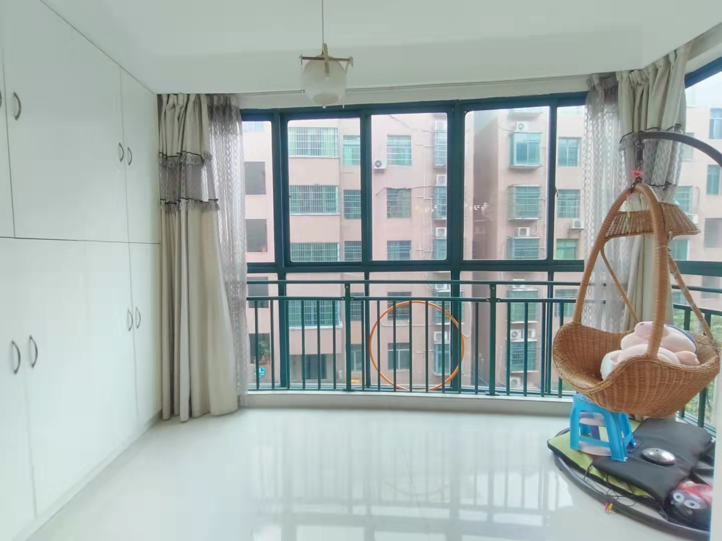 锦绣雁城 3室2厅2卫 75.0万 锦绣雁城 3室2厅2卫 75.0万卧室