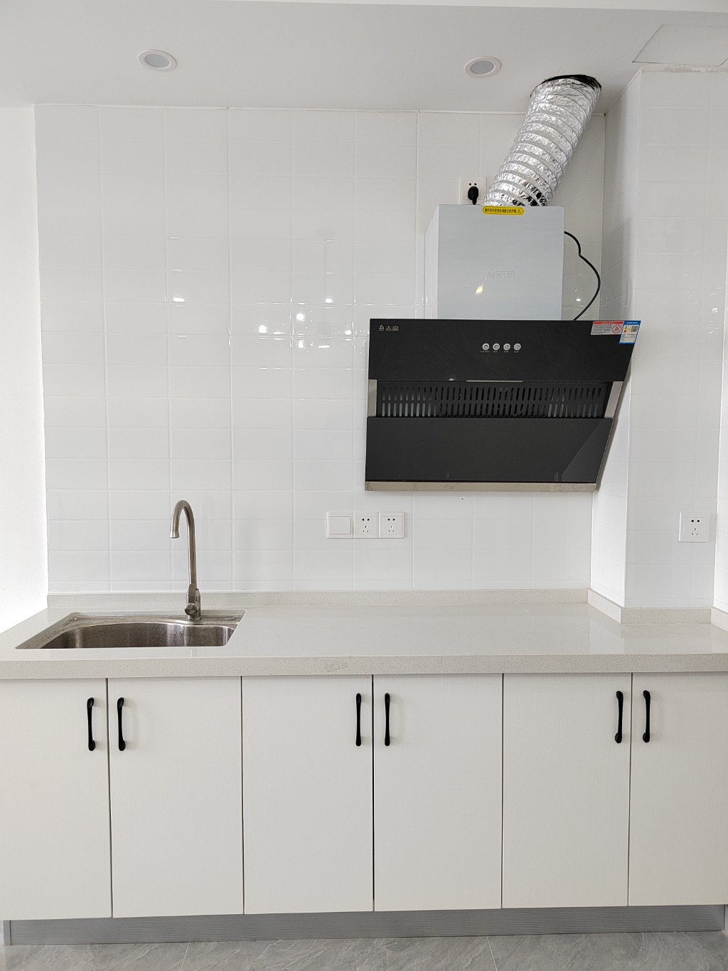 阳光城启航中心  1室1厅1卫    1600.0元/月 阳光城启航中心  1室1厅1卫    1600.0元/月