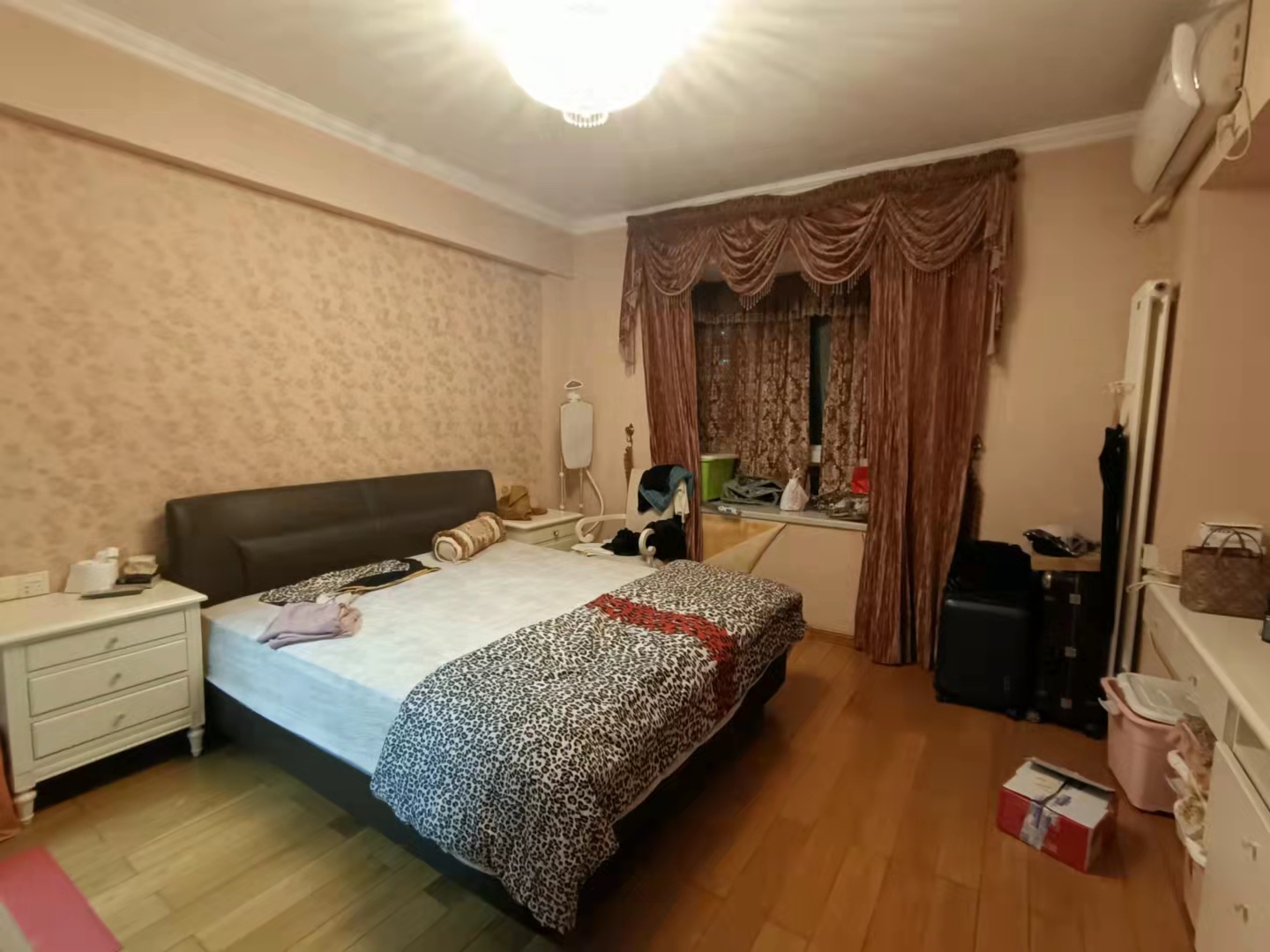 曲兰庭苑 3室2厅2卫 2600.0元/月 曲兰庭苑 3室2厅2卫 2600.0元/月室内图