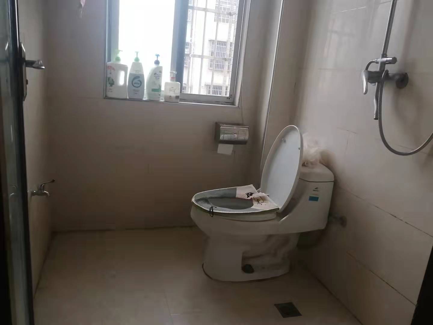 马良小区 3室2厅2卫 58.0万 马良小区 3室2厅2卫 58.0万客厅