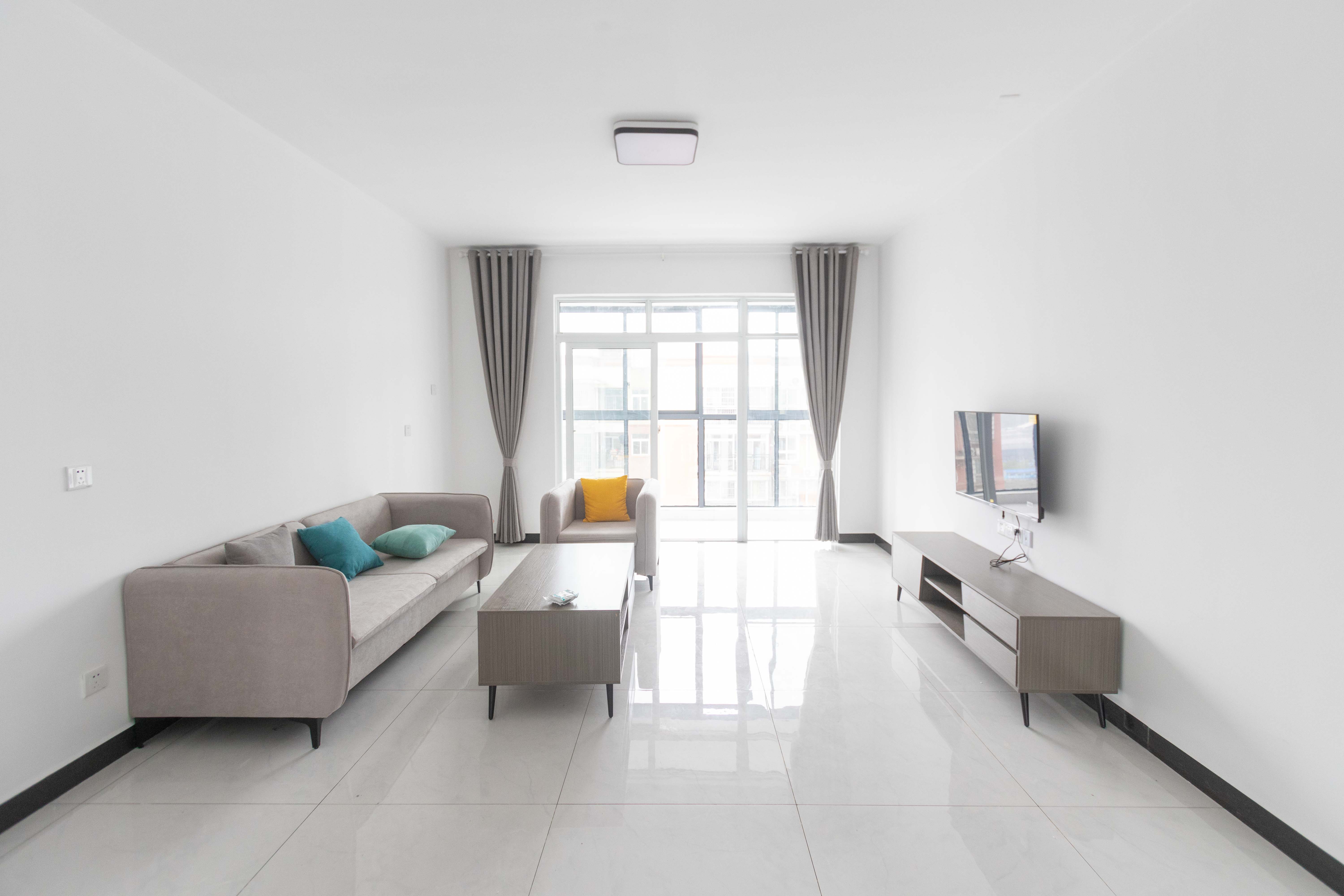 凯富漫城  3室2厅1卫    82.0万 凯富漫城  3室2厅1卫    82.0万客厅