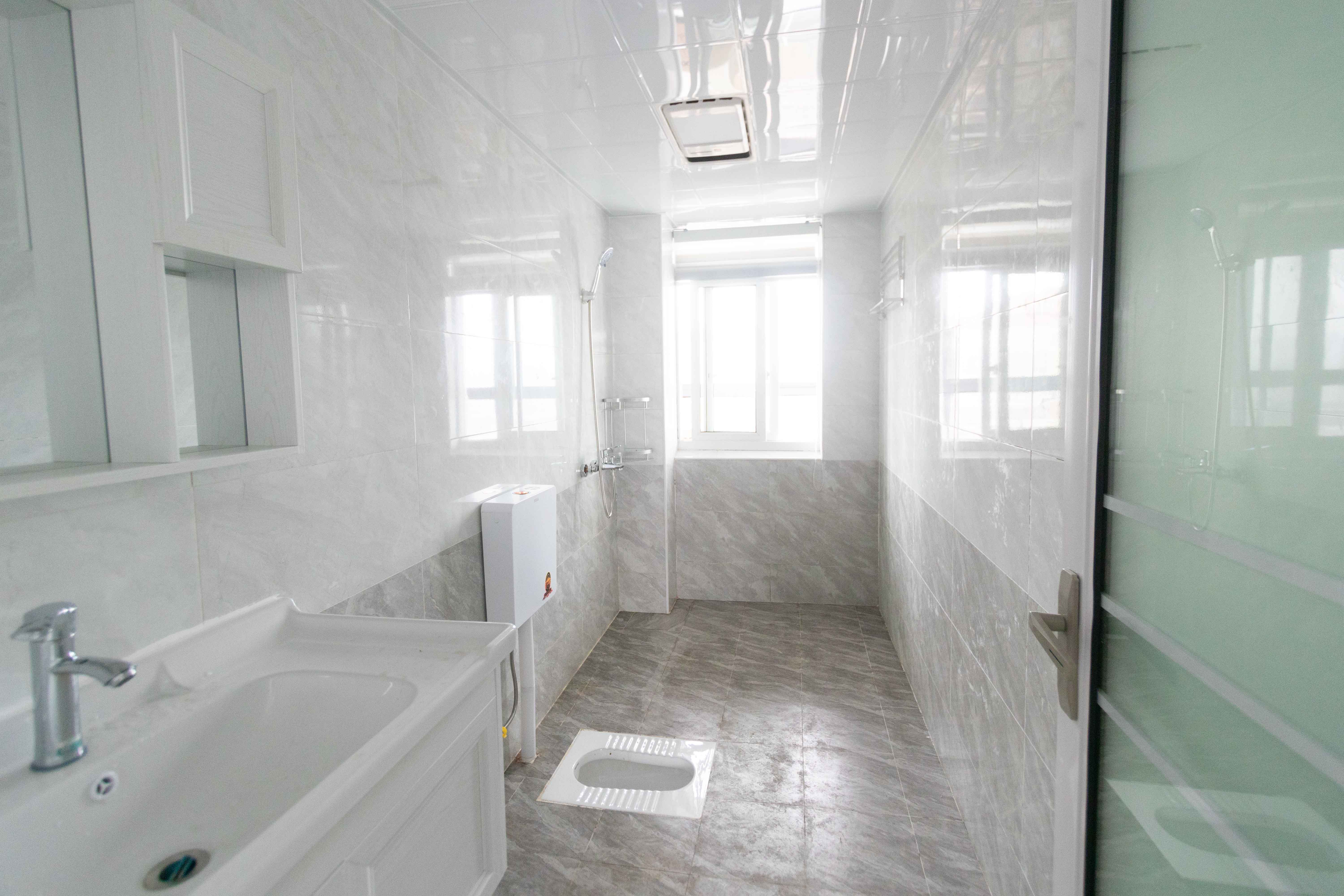 凯富漫城  3室2厅1卫    82.0万 凯富漫城  3室2厅1卫    82.0万卫生间