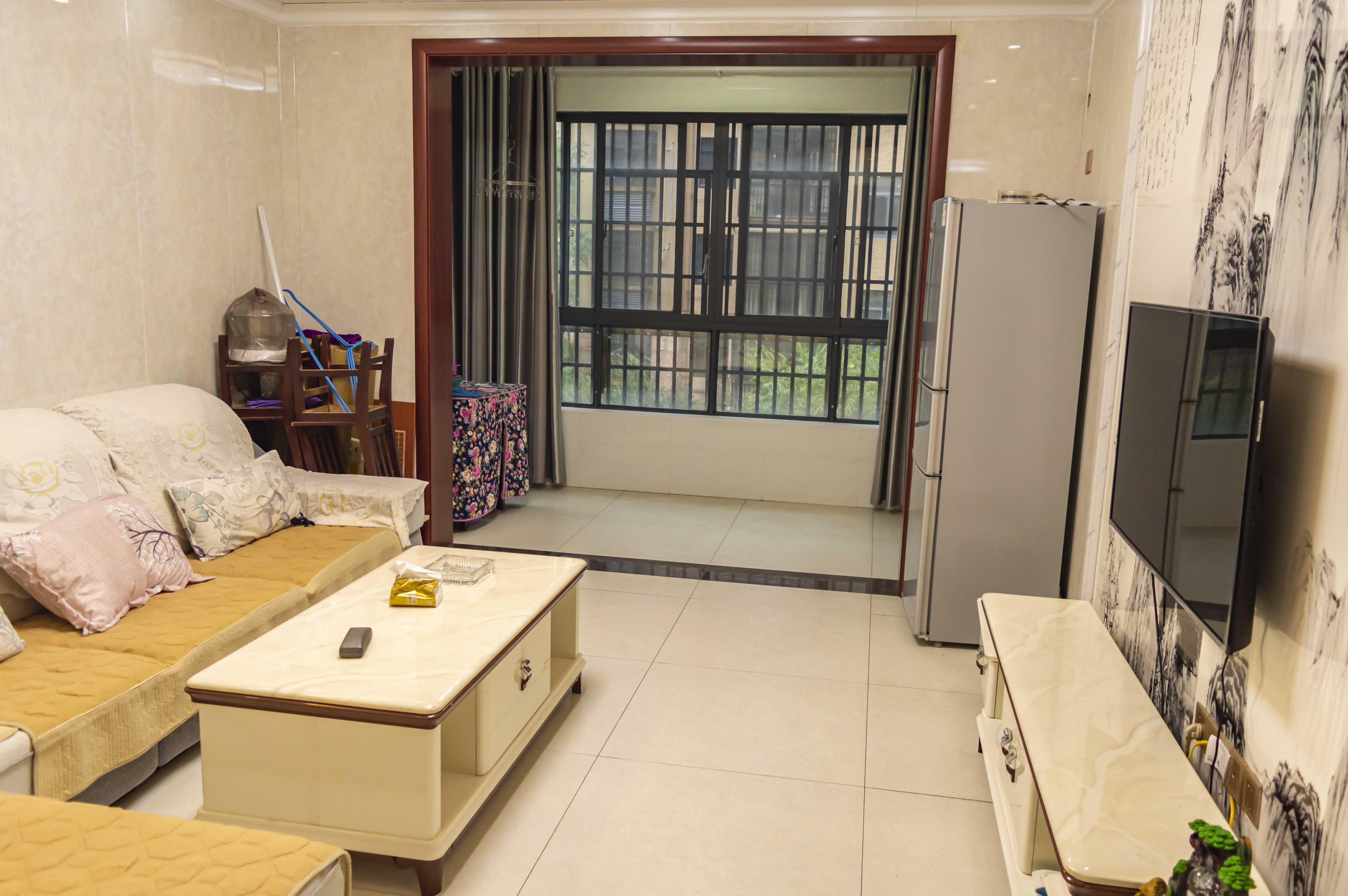 东方新城 2室2厅1卫 42.8万 东方新城 2室2厅1卫 42.8万客厅