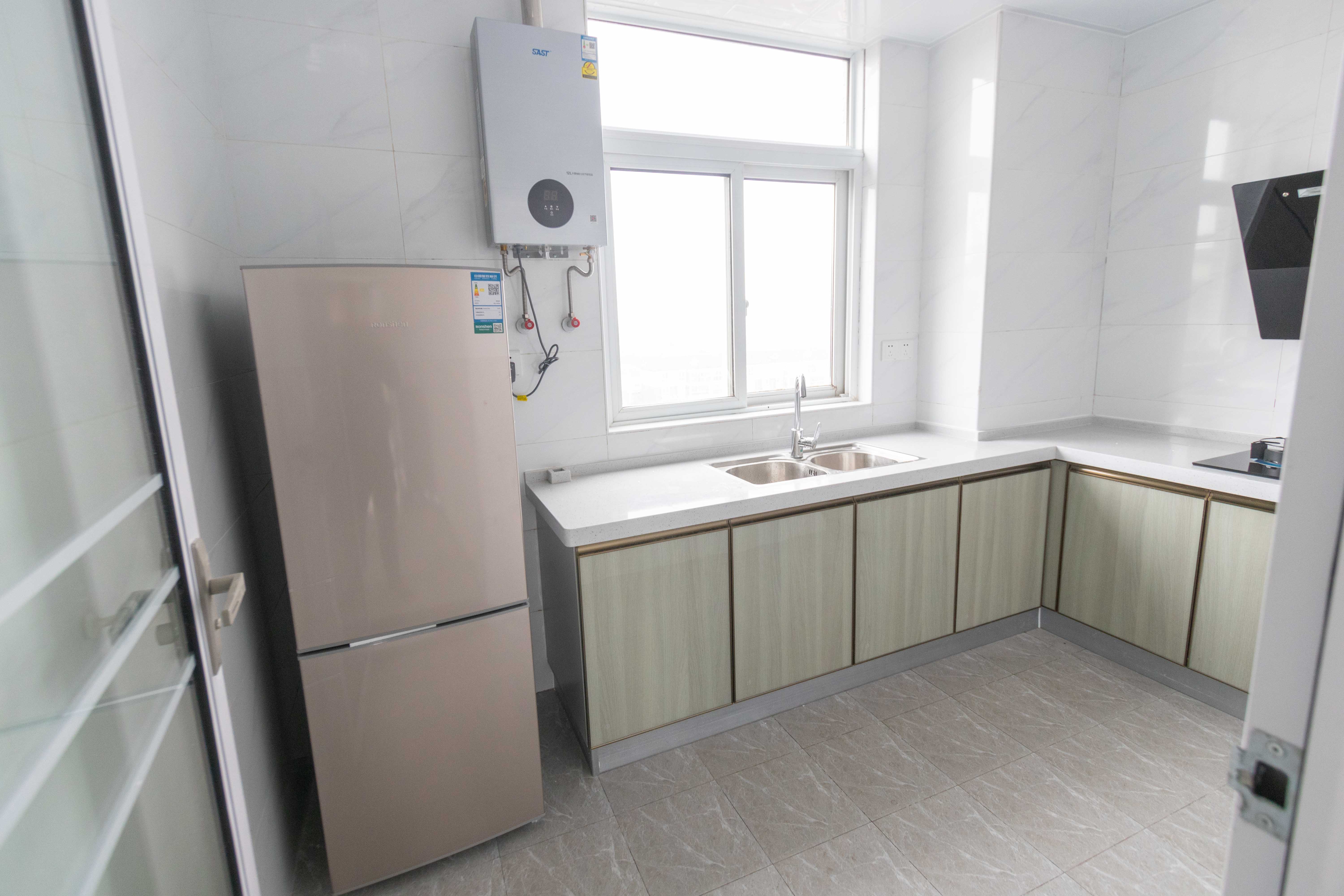 凯富漫城  3室2厅1卫    82.0万 凯富漫城  3室2厅1卫    82.0万厨房