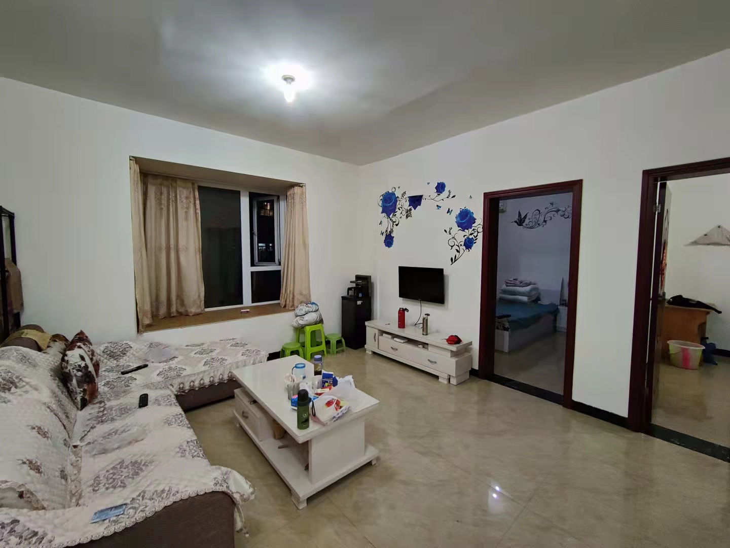 南湖春天  2室1厅1卫    1800.0元/月 南湖春天  2室1厅1卫    1800.0元/月