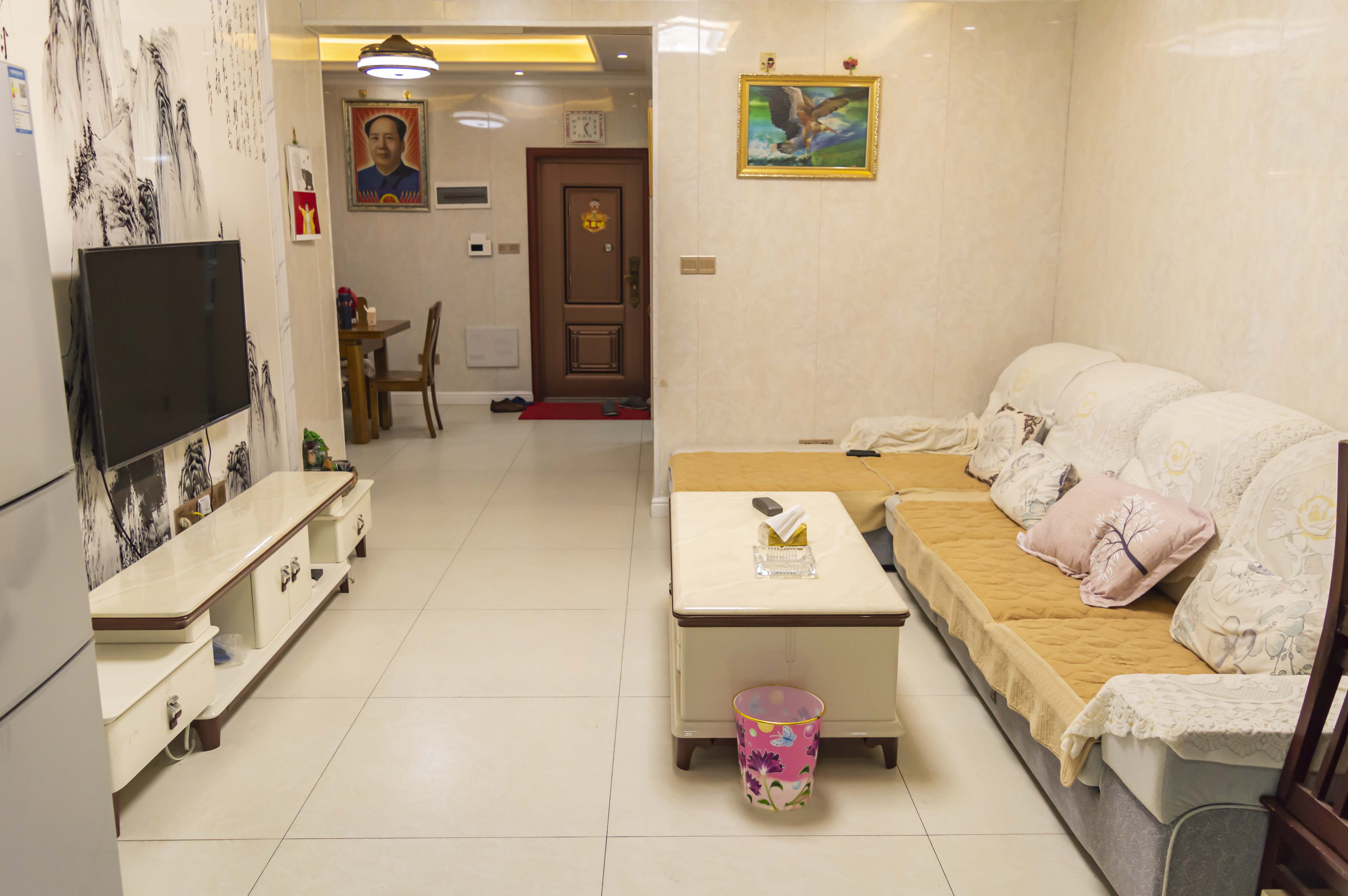 东方新城 2室2厅1卫 42.8万 东方新城 2室2厅1卫 42.8万客厅