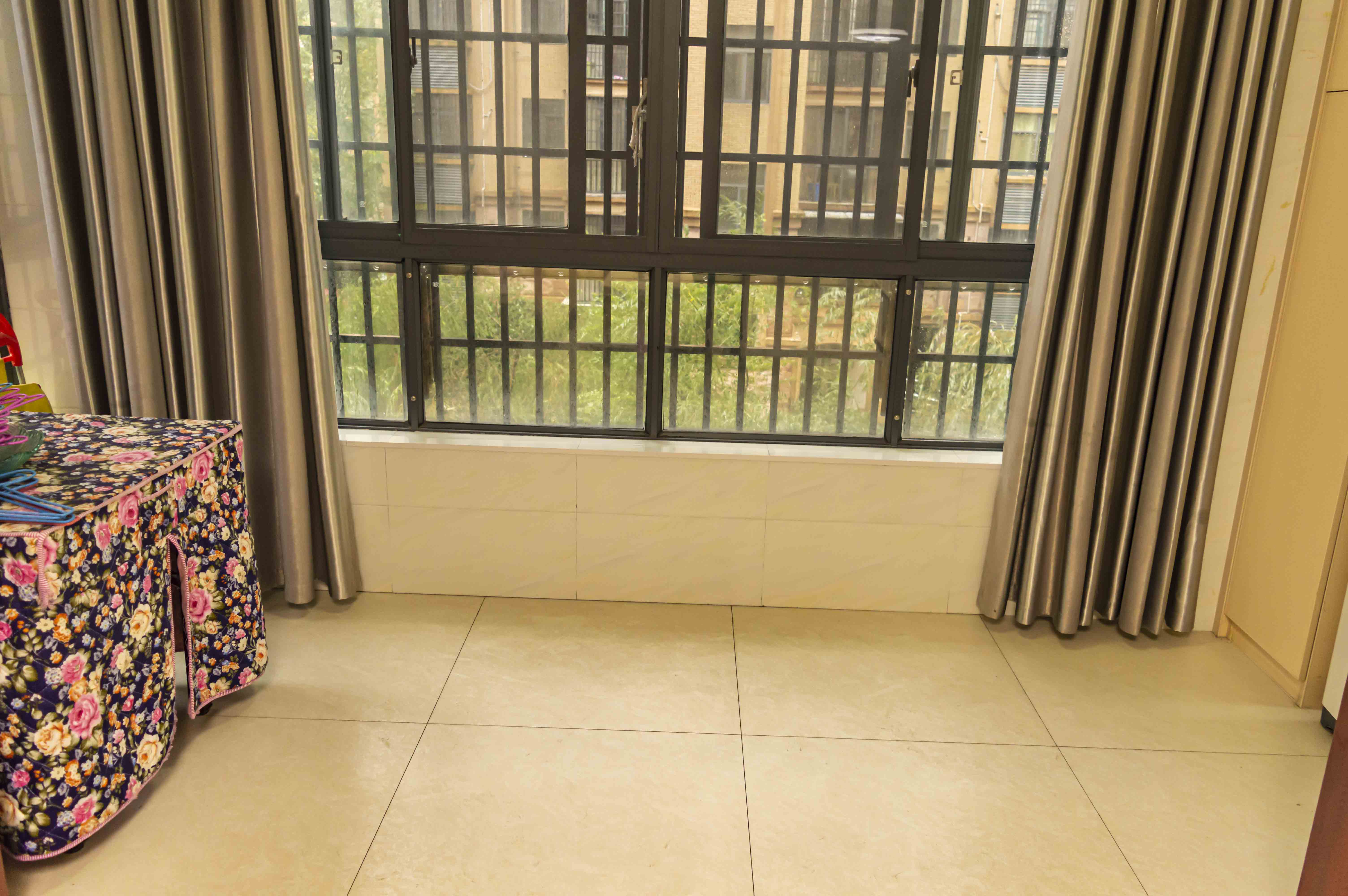 东方新城  2室2厅1卫    42.8万客厅