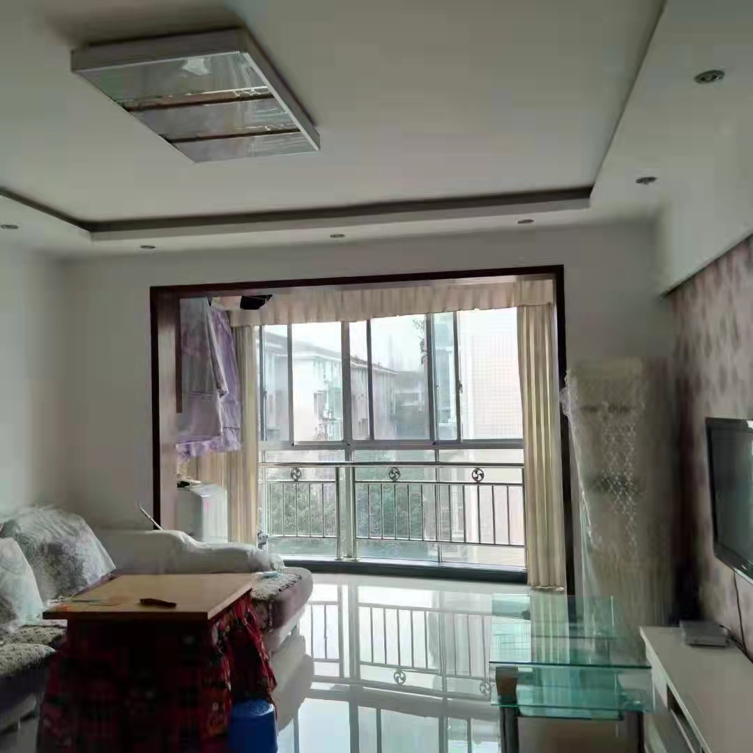 荷花庭院  3室2厅2卫    67.8万 荷花庭院  3室2厅2卫    67.8万客厅