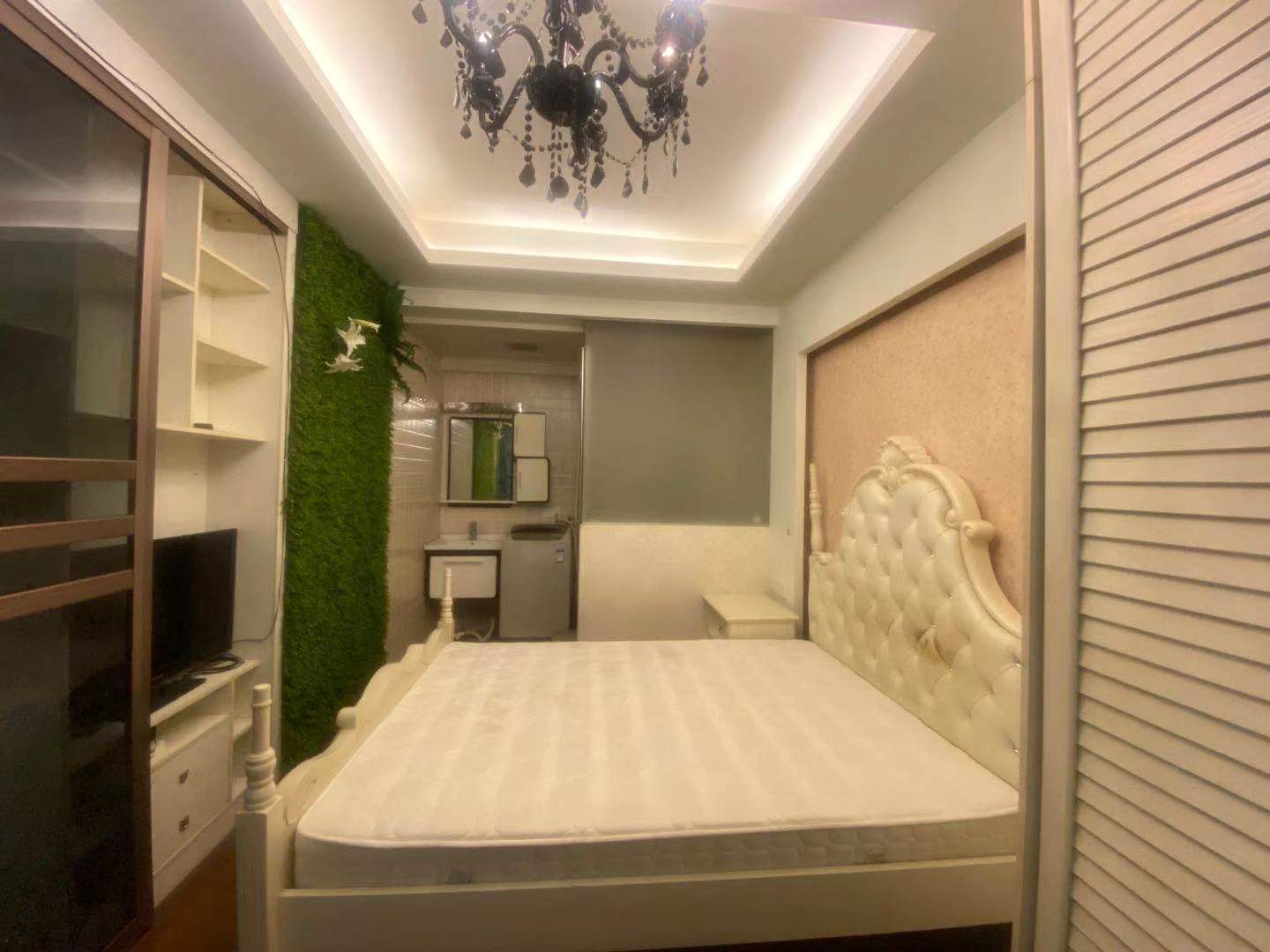 冠都现代城(冠都幸福彼岸)  1室1厅1卫    1300.0元/月 冠都现代城(冠都幸福彼岸)  1室1厅1卫    1300.0元/月