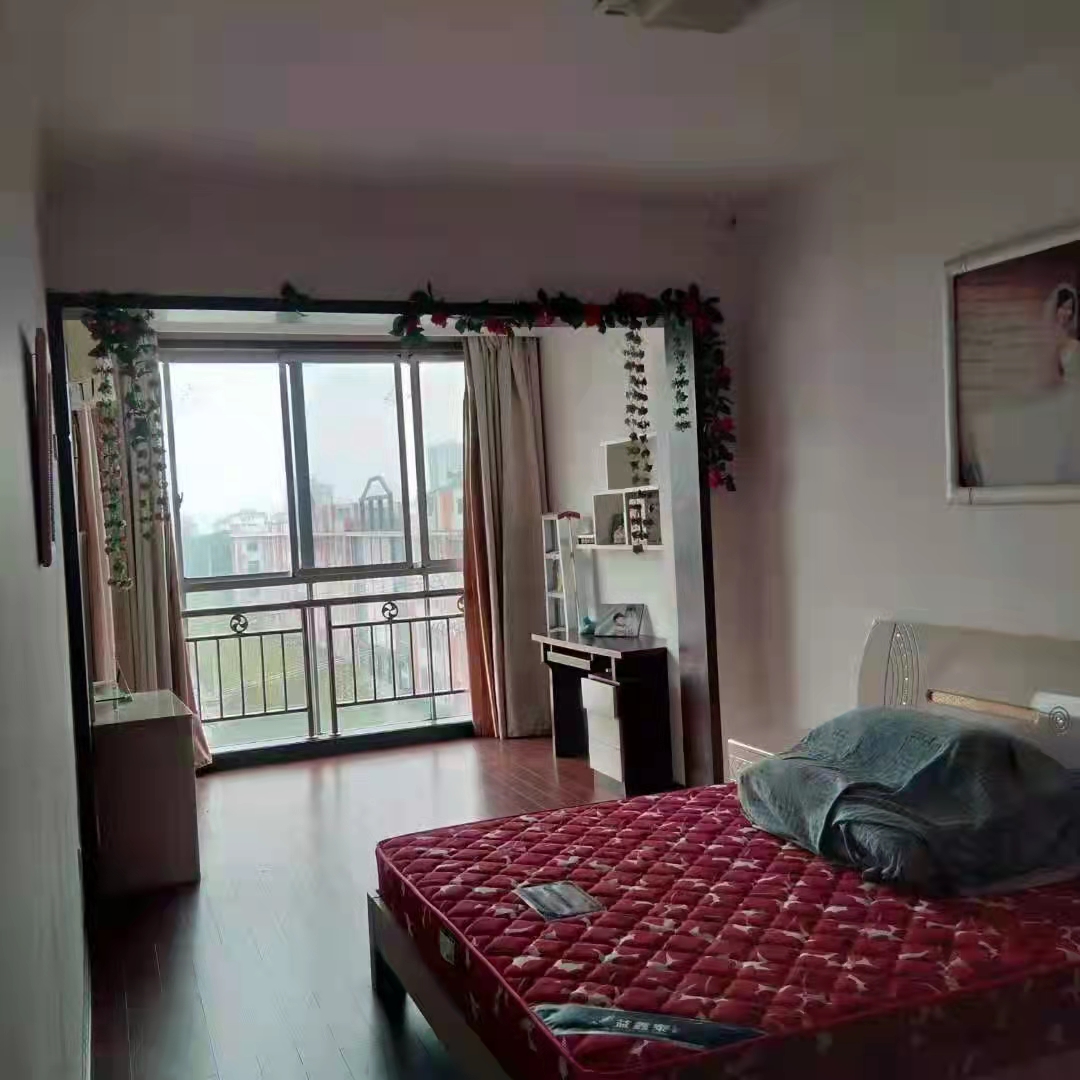 荷花庭院  3室2厅2卫    67.8万 荷花庭院  3室2厅2卫    67.8万卧室