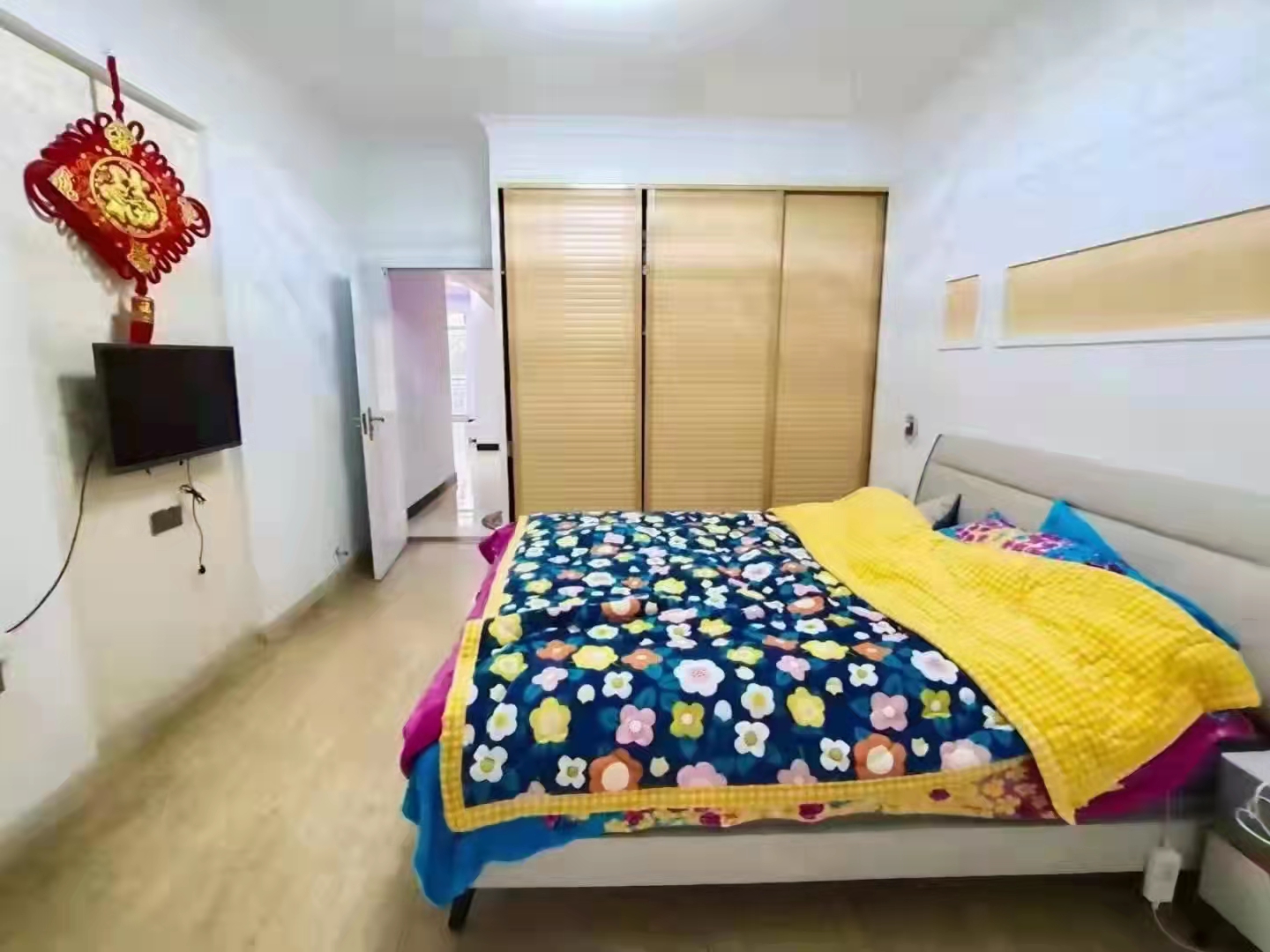 荷花庭院  3室2厅2卫    67.8万 荷花庭院  3室2厅2卫    67.8万卧室