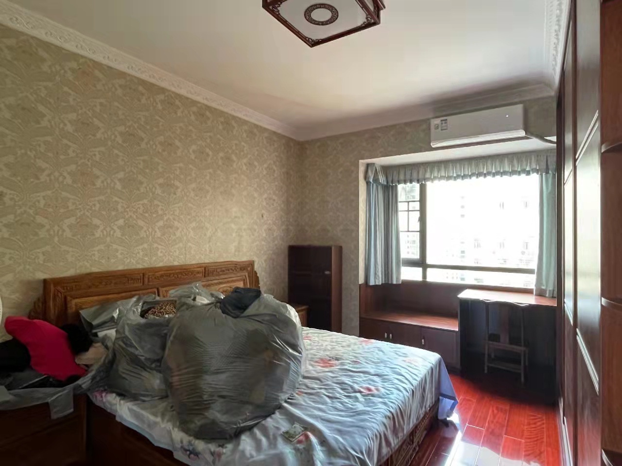 吉星金融广场(牡丹园) 3室2厅2卫 88.8万 吉星金融广场(牡丹园) 3室2厅2卫 88.8万卧室