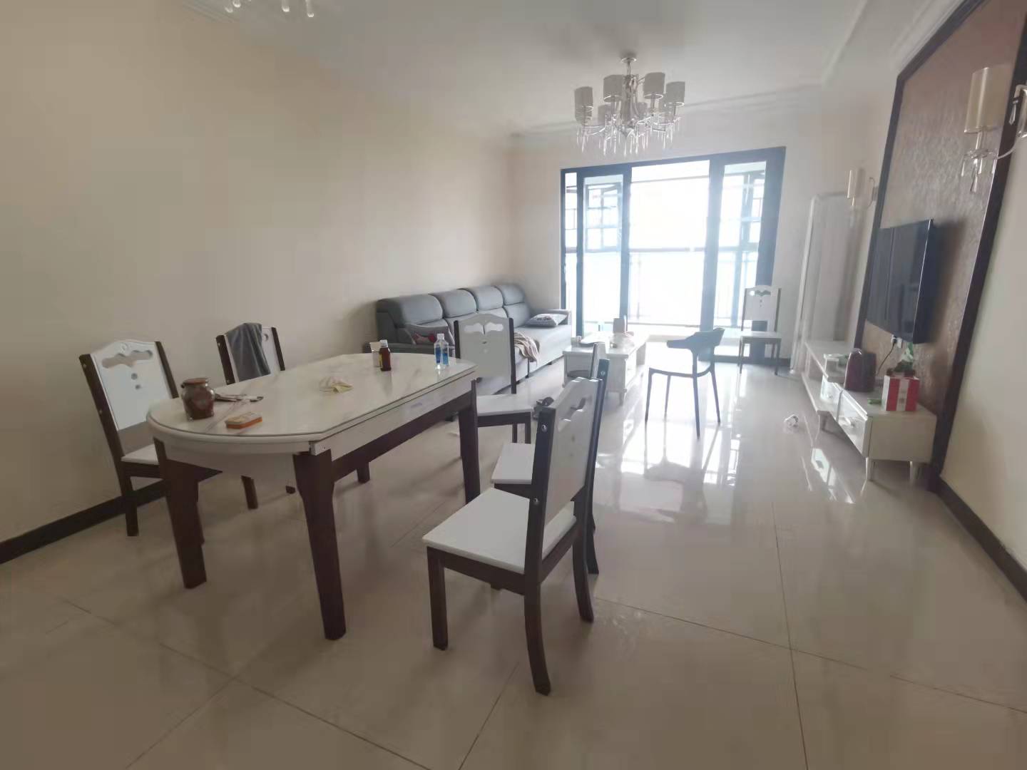 恒大南湖半岛 3室2厅2卫 3200.0元/月 恒大南湖半岛 3室2厅2卫 3200.0元/月