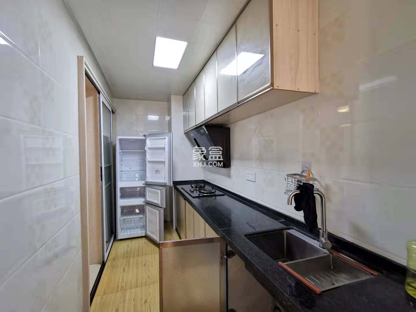 恒大南湖半岛 3室2厅2卫 3200.0元/月 恒大南湖半岛 3室2厅2卫 3200.0元/月室内图